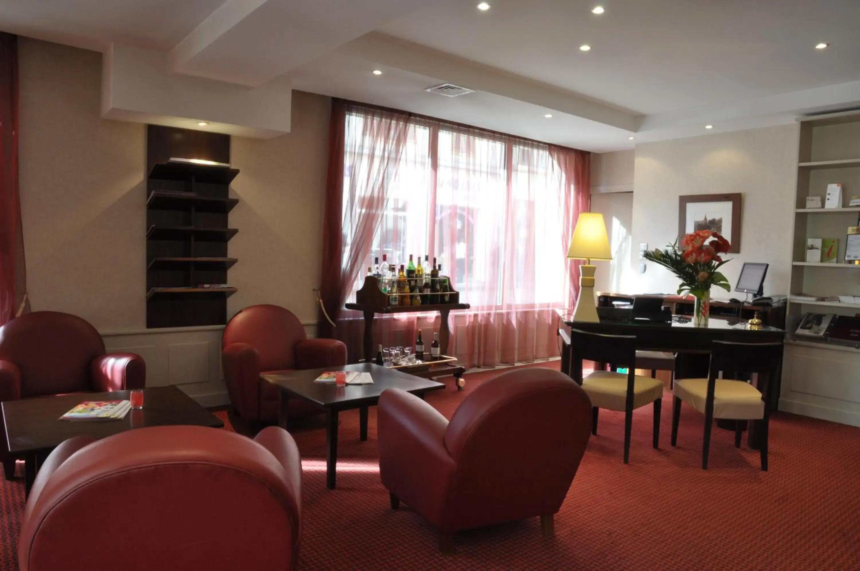 Lobby or reception in Kyriad Villefranche Sur Saone