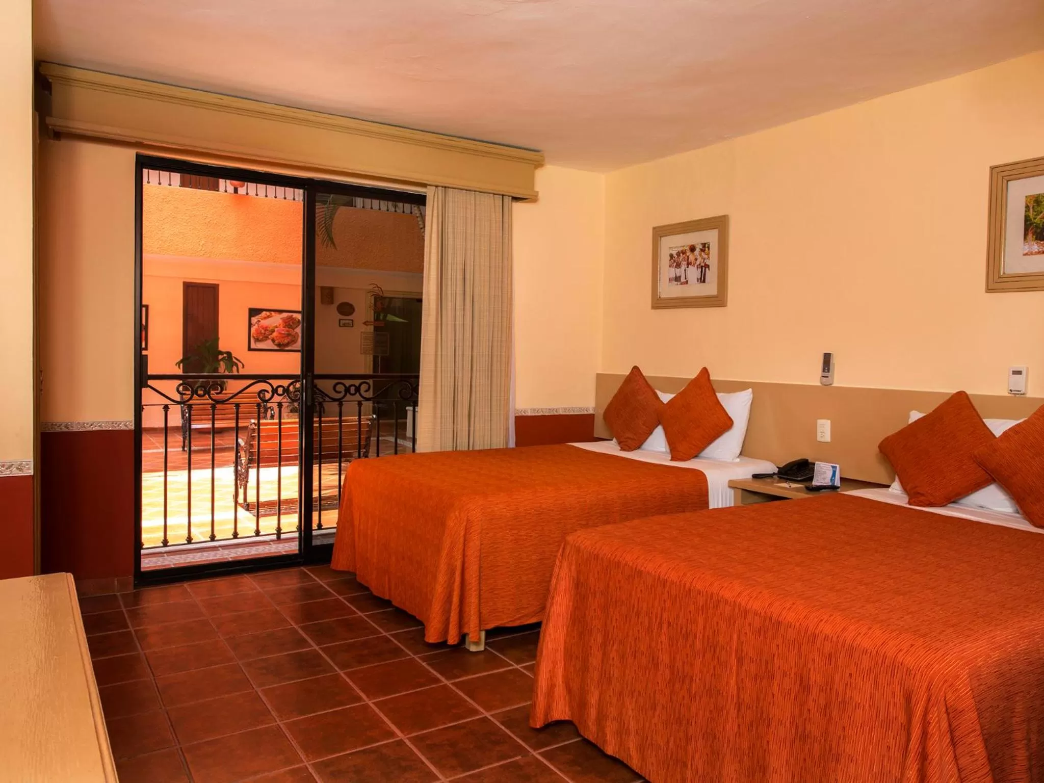 Bed in Hotel del Gobernador