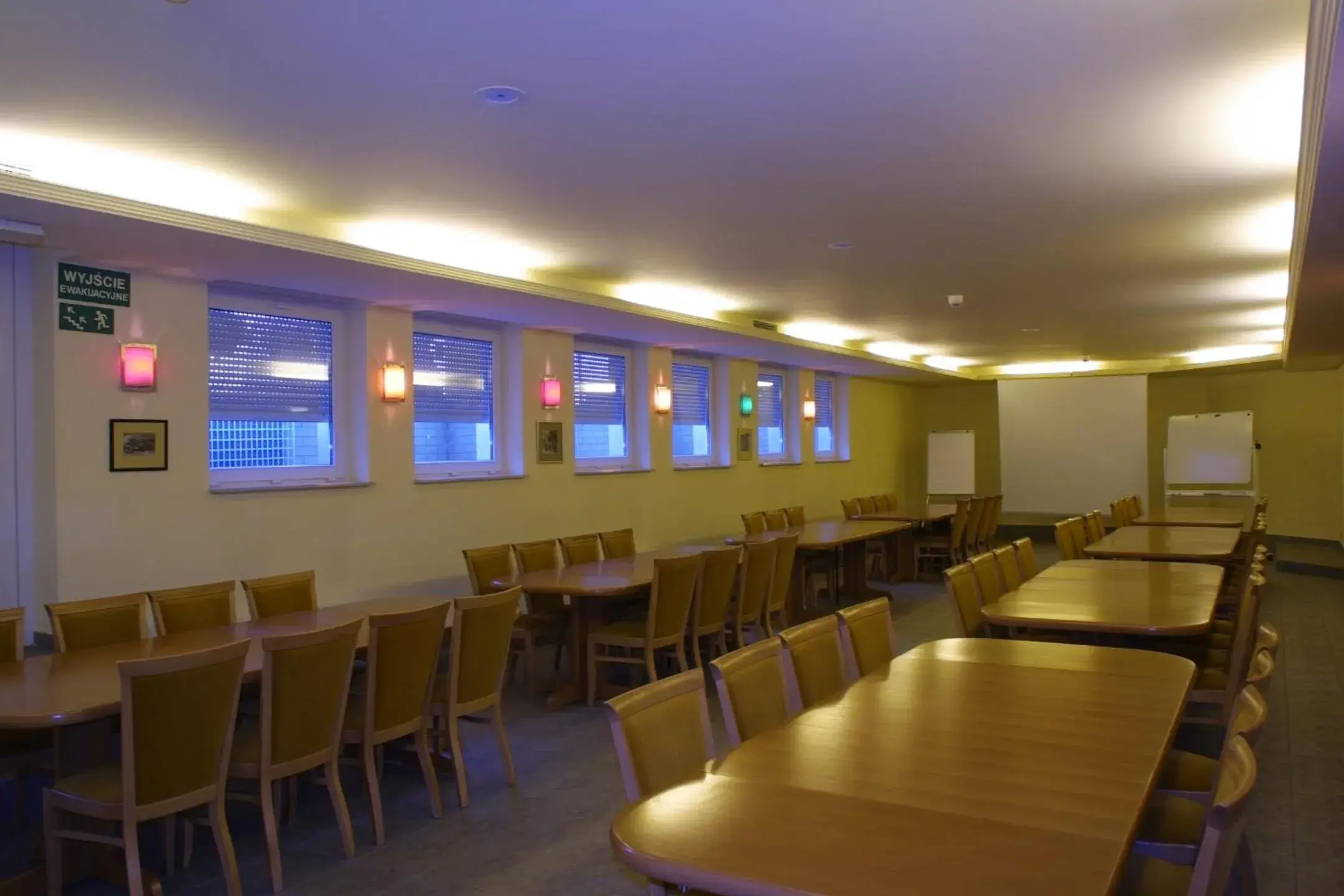 Business facilities, Restaurant/Places to Eat in Hotel Bielany