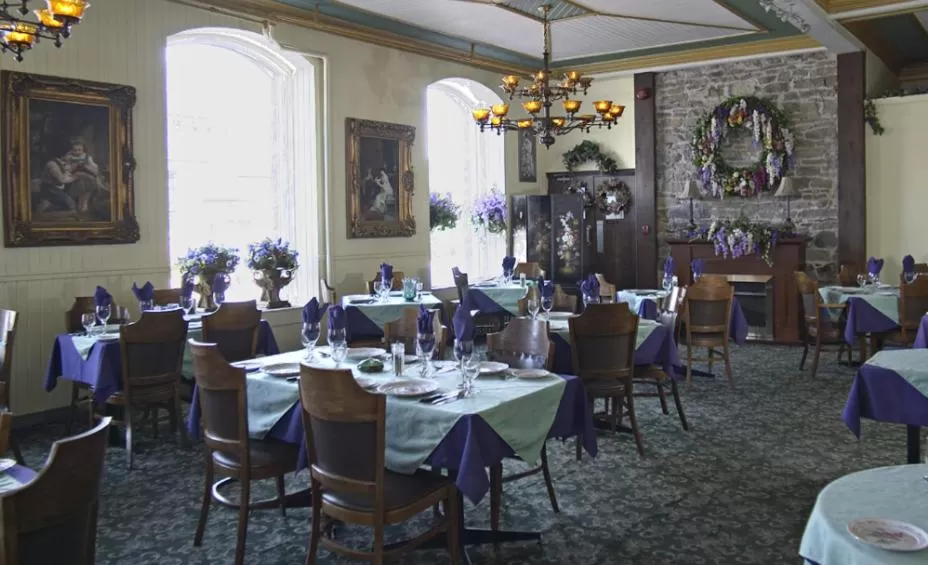 Food and drinks, Restaurant/Places to Eat in Baldachin Inn