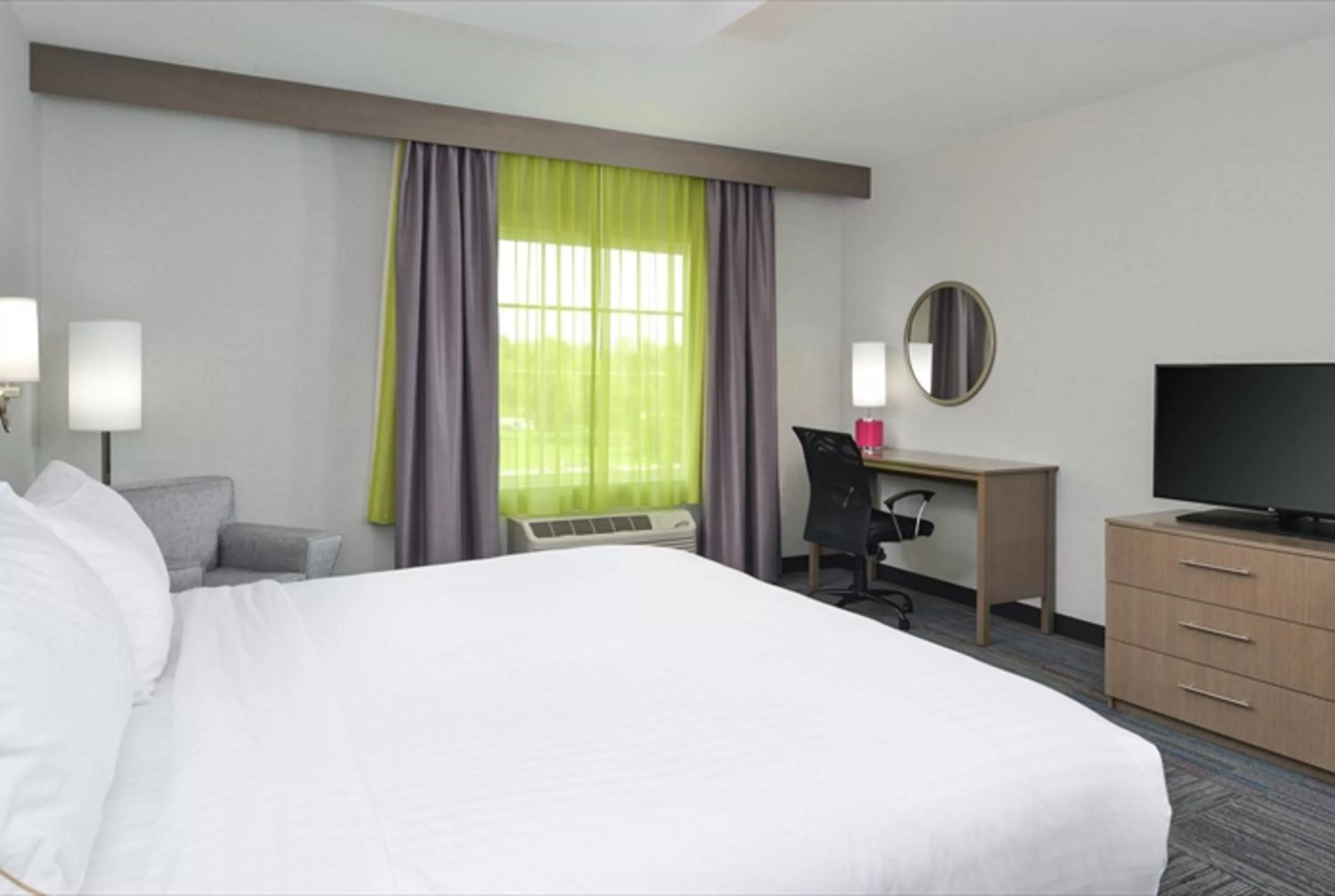 Bed in Holiday Inn Express & Suites Shippensburg by IHG
