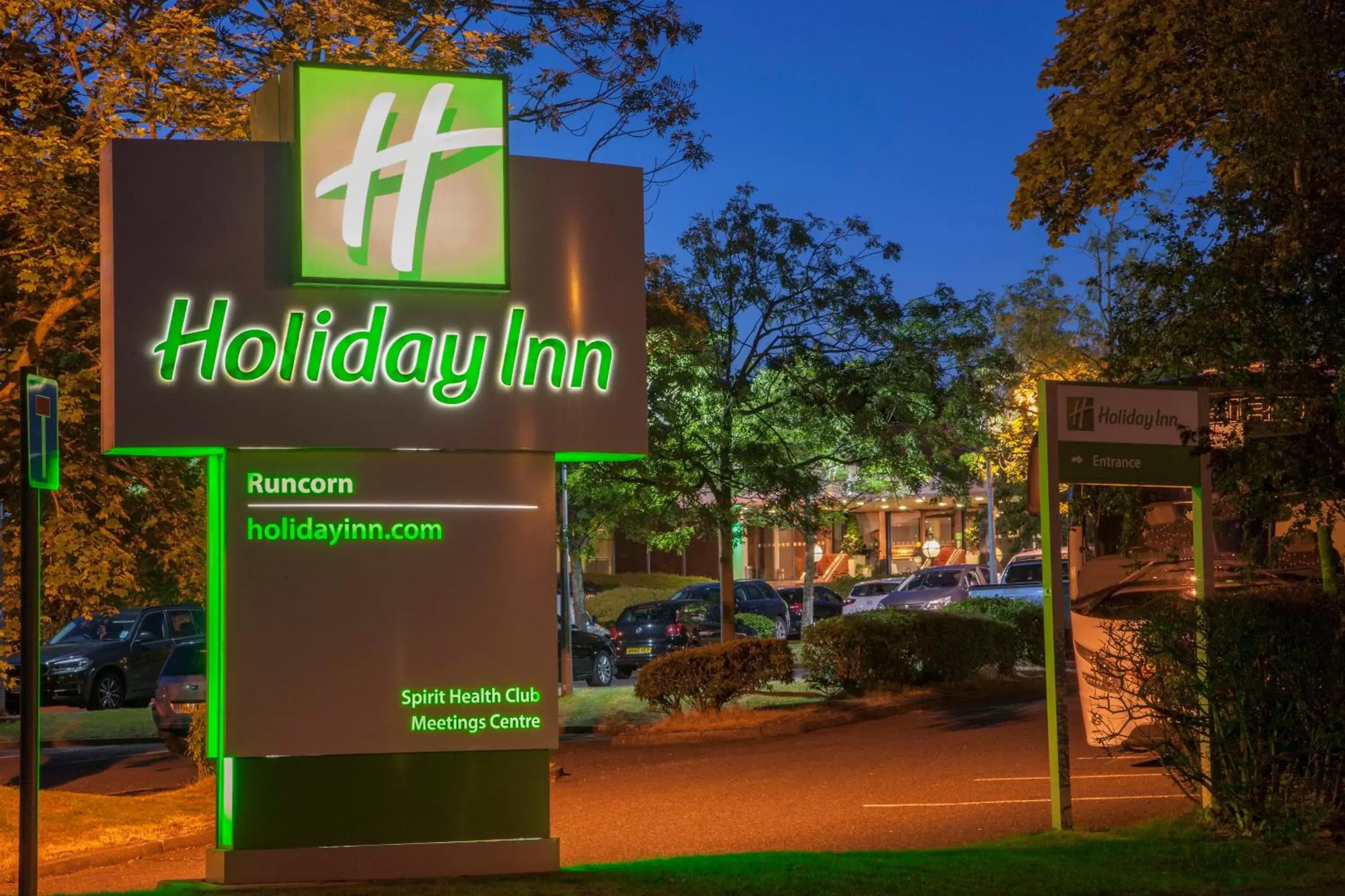 Property building in Holiday Inn Runcorn M56 Junction 12, an IHG Hotel