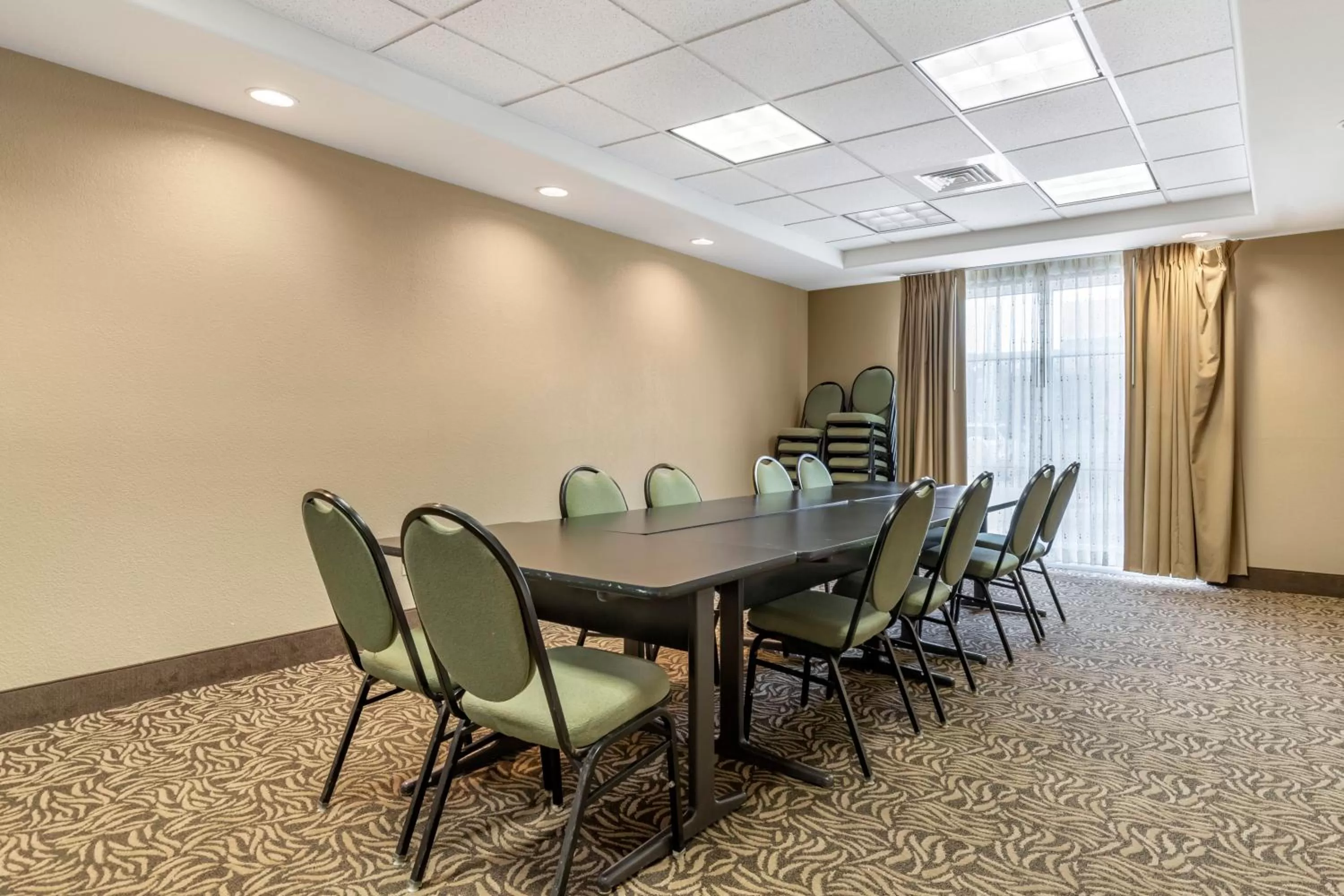 Meeting/conference room in Comfort Suites Medical Center near Six Flags
