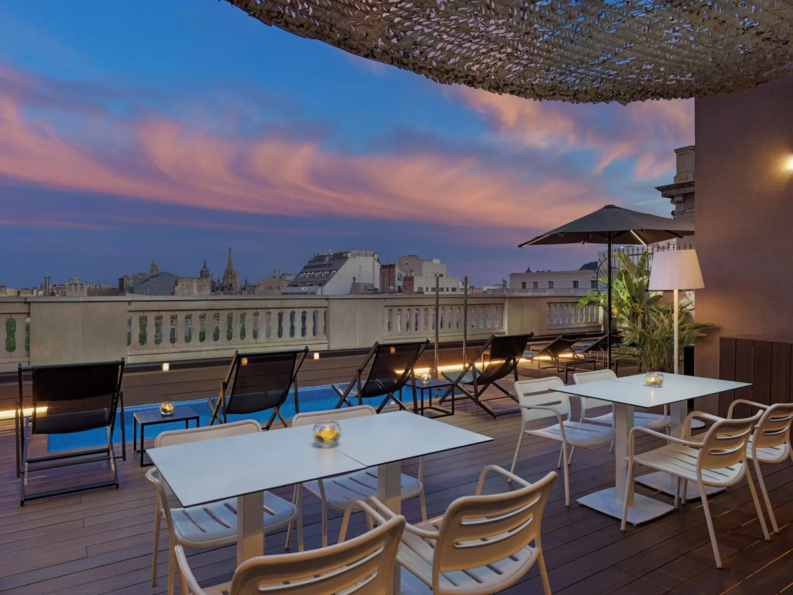 Restaurant/places to eat in H10 Urquinaona Plaza Restaurant/places to eat in H10 Urquinaona Plaza