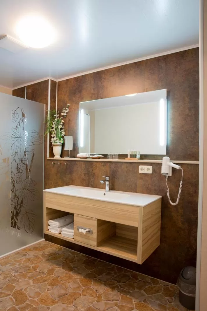 Bathroom in Hotel Straßhof