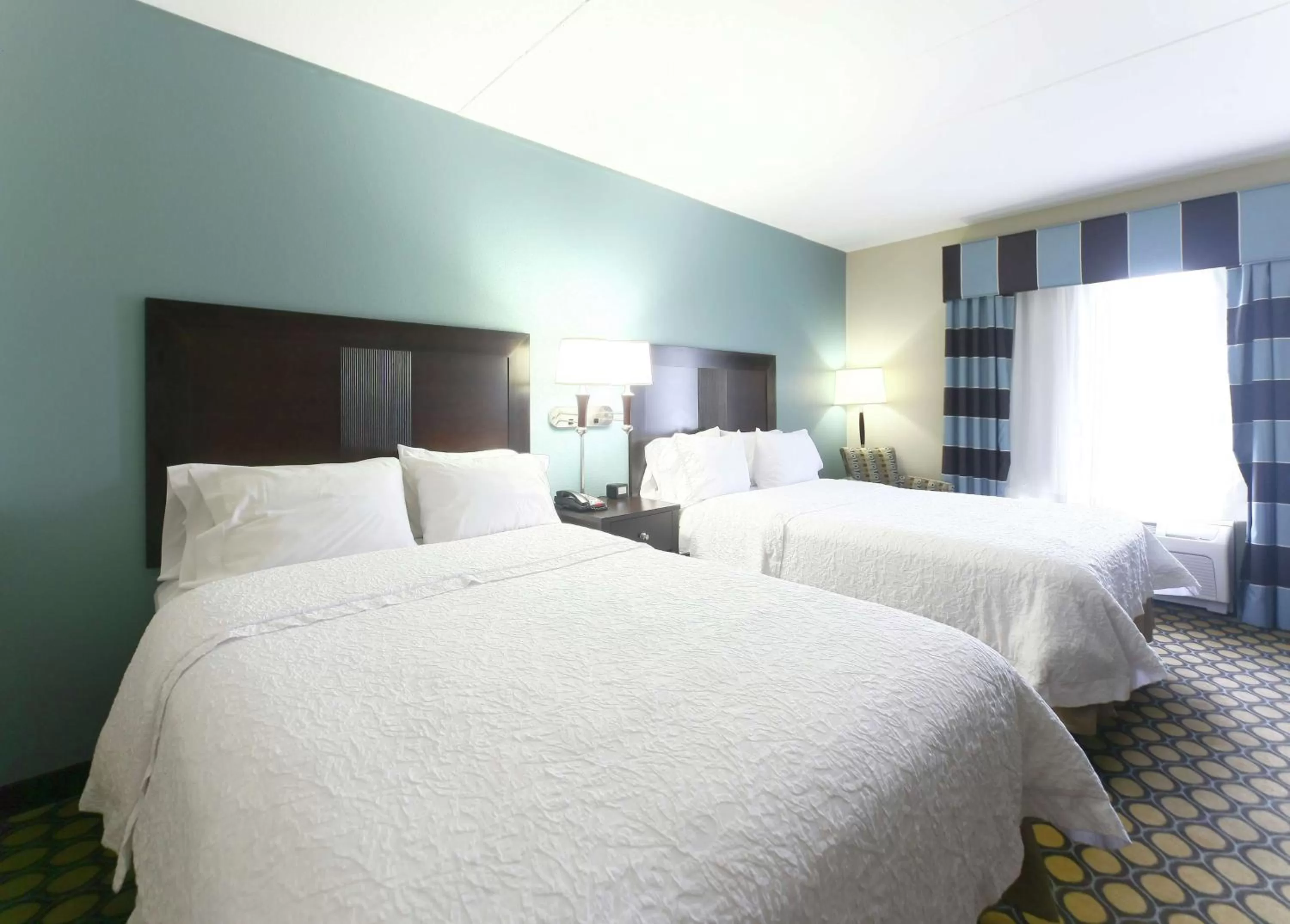 Bed in Hampton Inn North Brunswick NJ