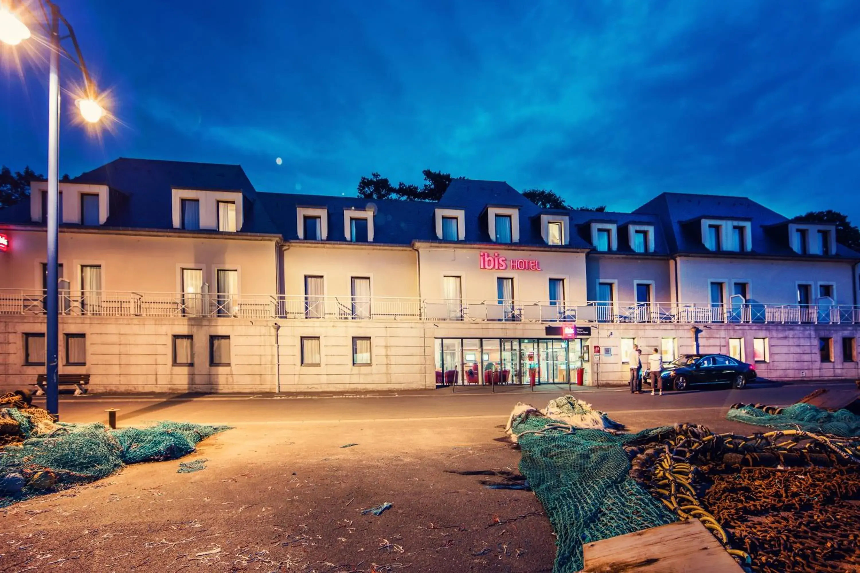 Facade/entrance, Property Building in ibis Bayeux Port En Bessin