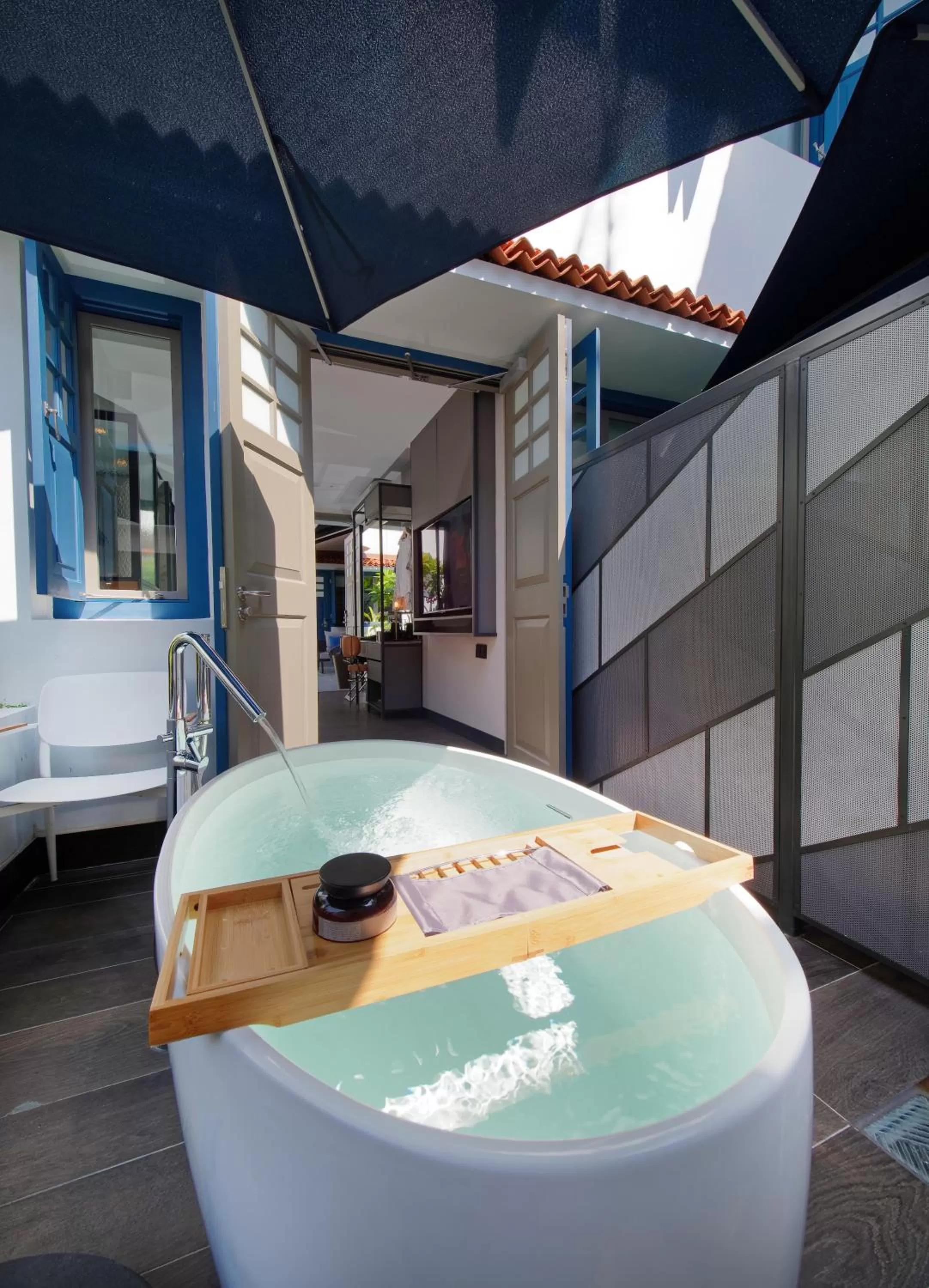 Bath in Hotel Soloha at Chinatown