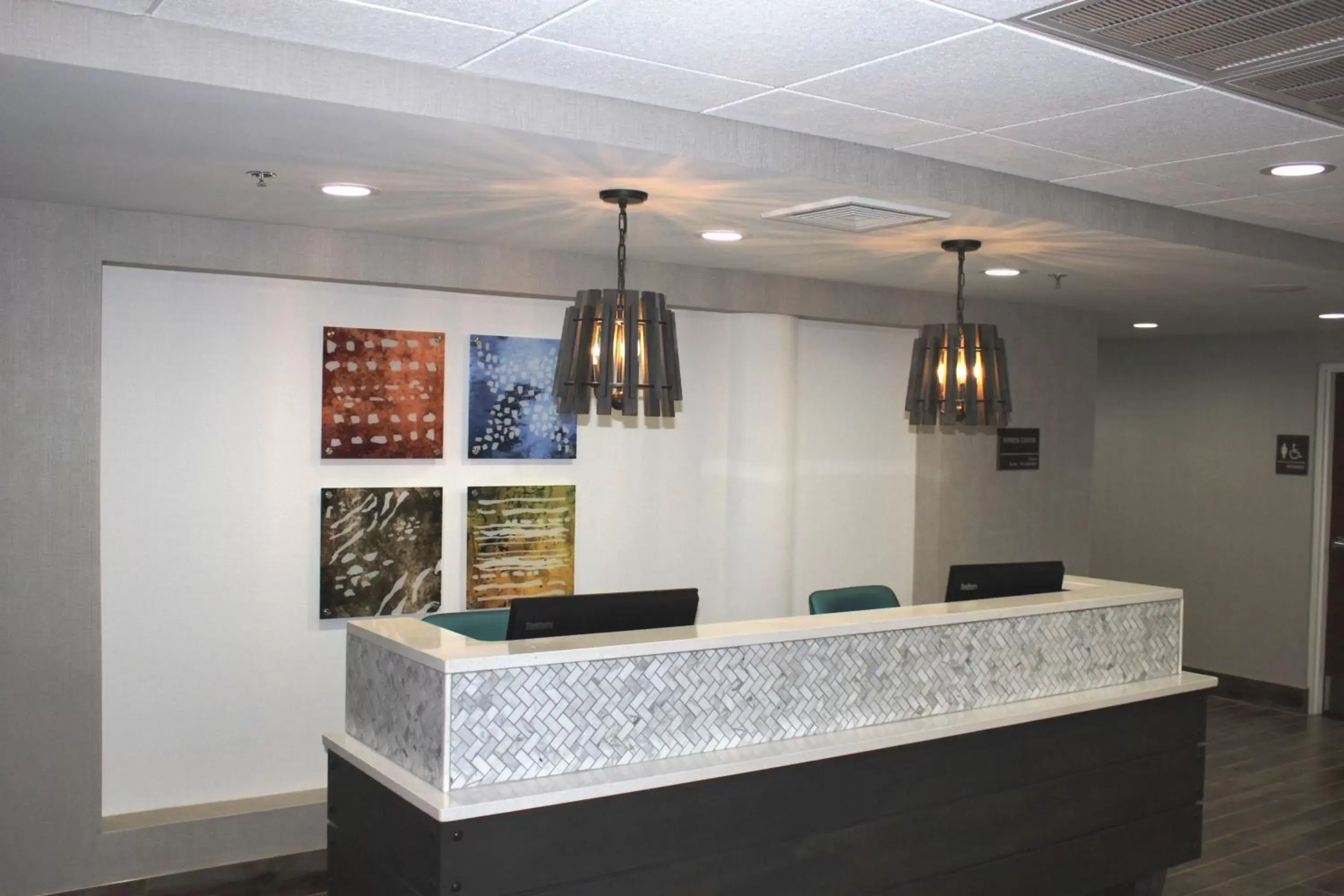 Business facilities, Lobby/Reception in Hampton Inn Forsyth