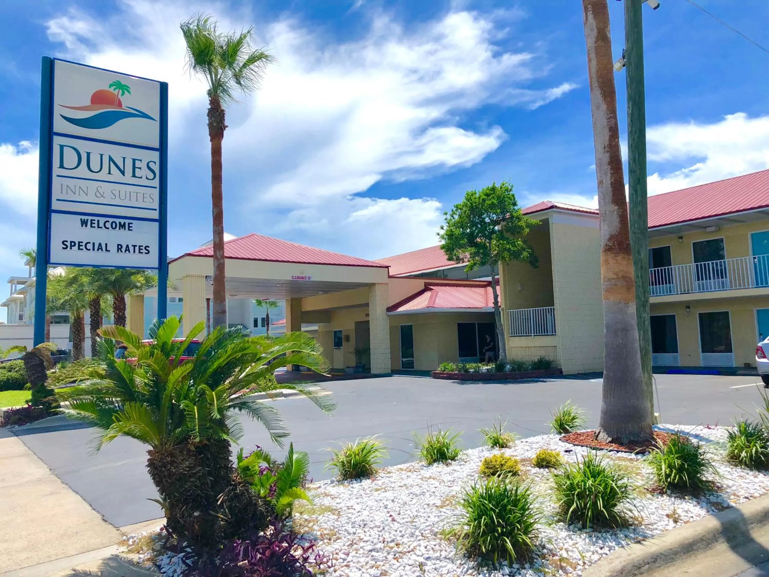 Facade/entrance in Dunes Inn & Suites - Tybee Island