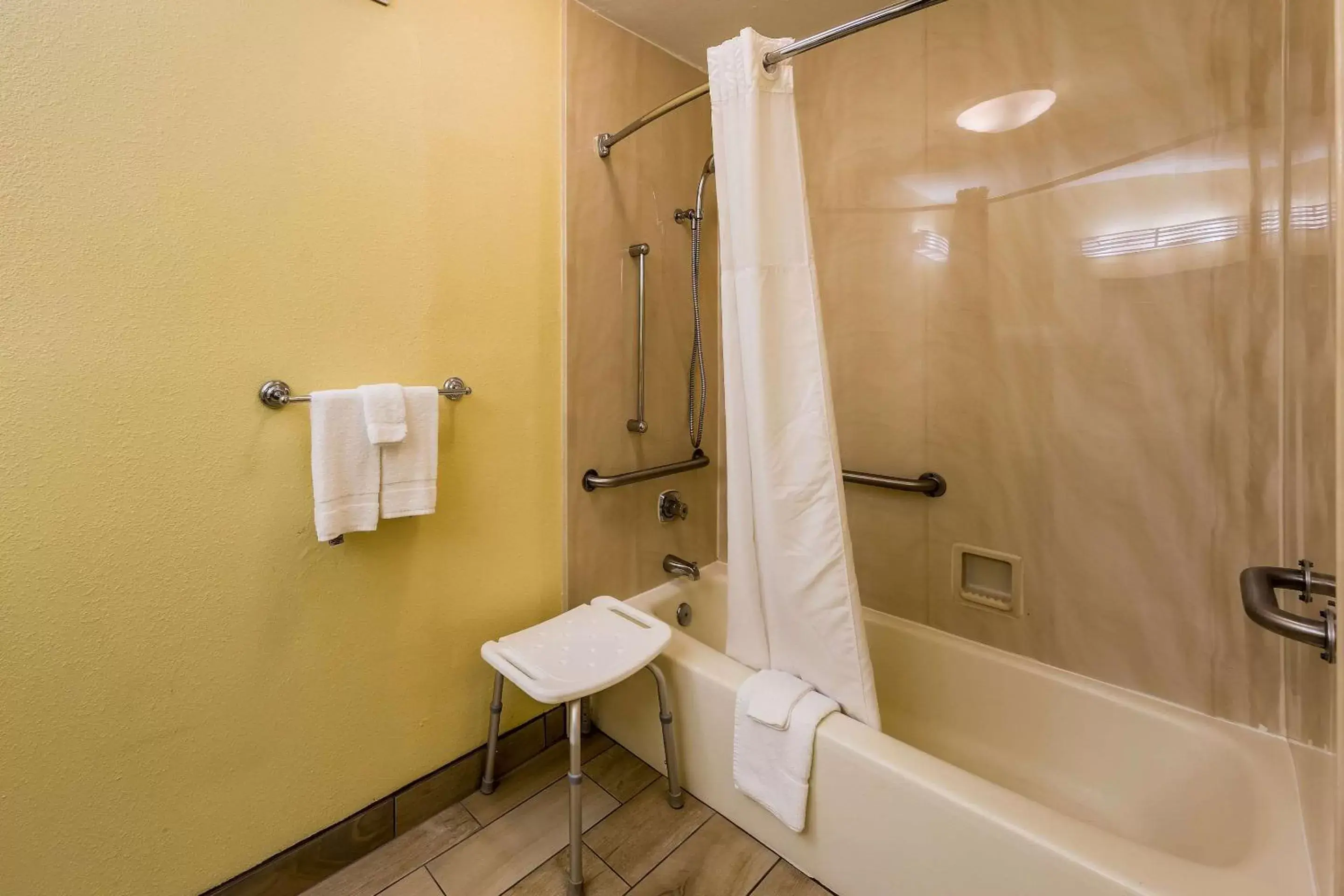 Photo of the whole room, Bathroom in Quality Inn Clemson near University