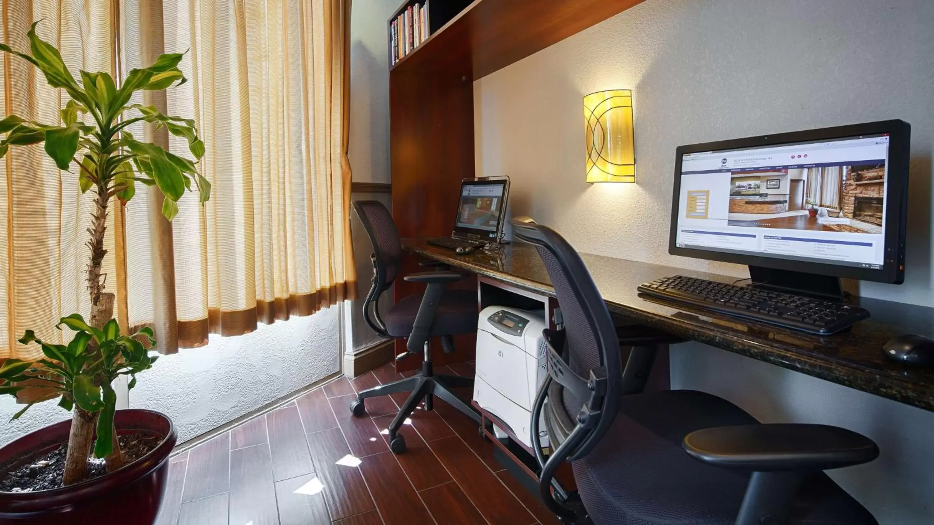 On site in Chattanooga Heritage Inn On site in Chattanooga Heritage Inn