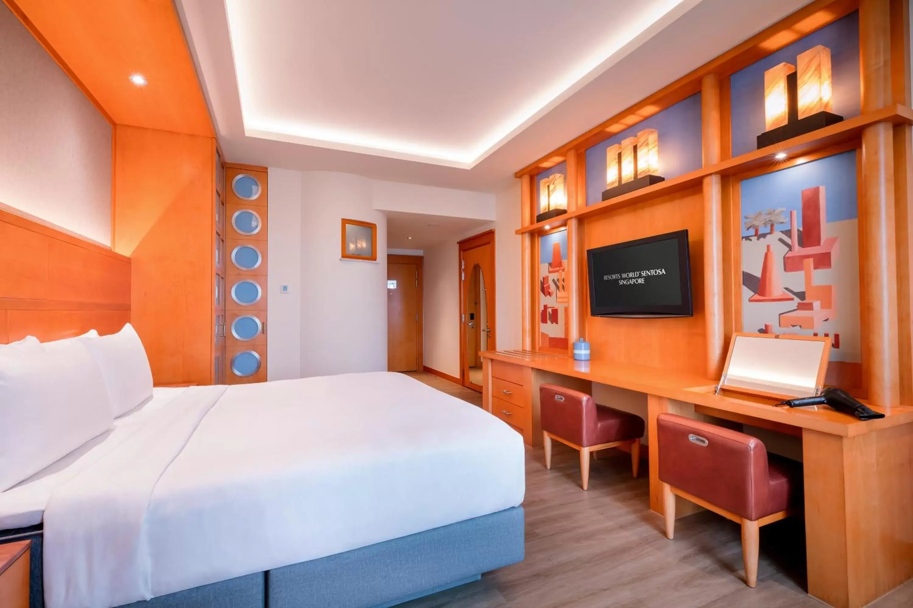 Bed in Resorts World Sentosa - Hotel Michael