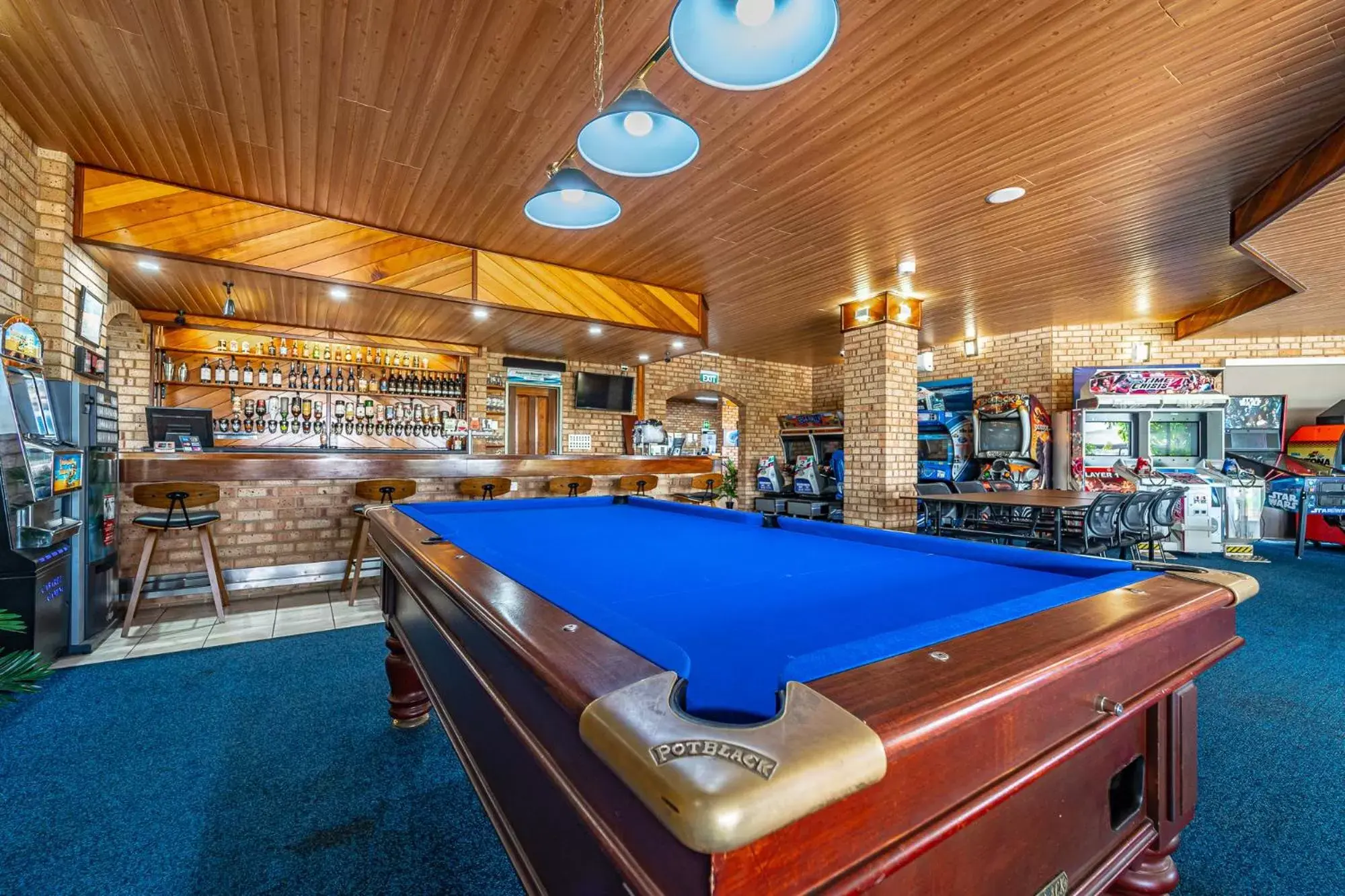 Lounge or bar, Billiards in Carnarvon Motel