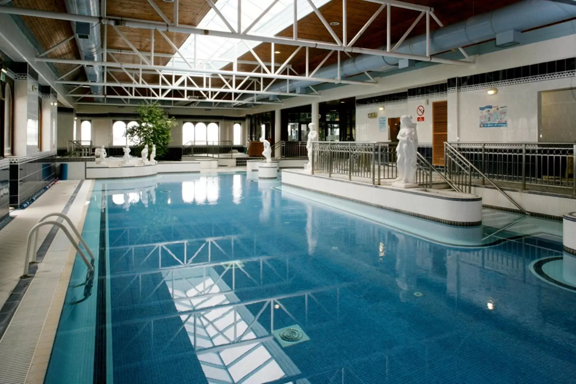 Fitness centre/facilities, Swimming Pool in Gold Coast Resort Dungarvan