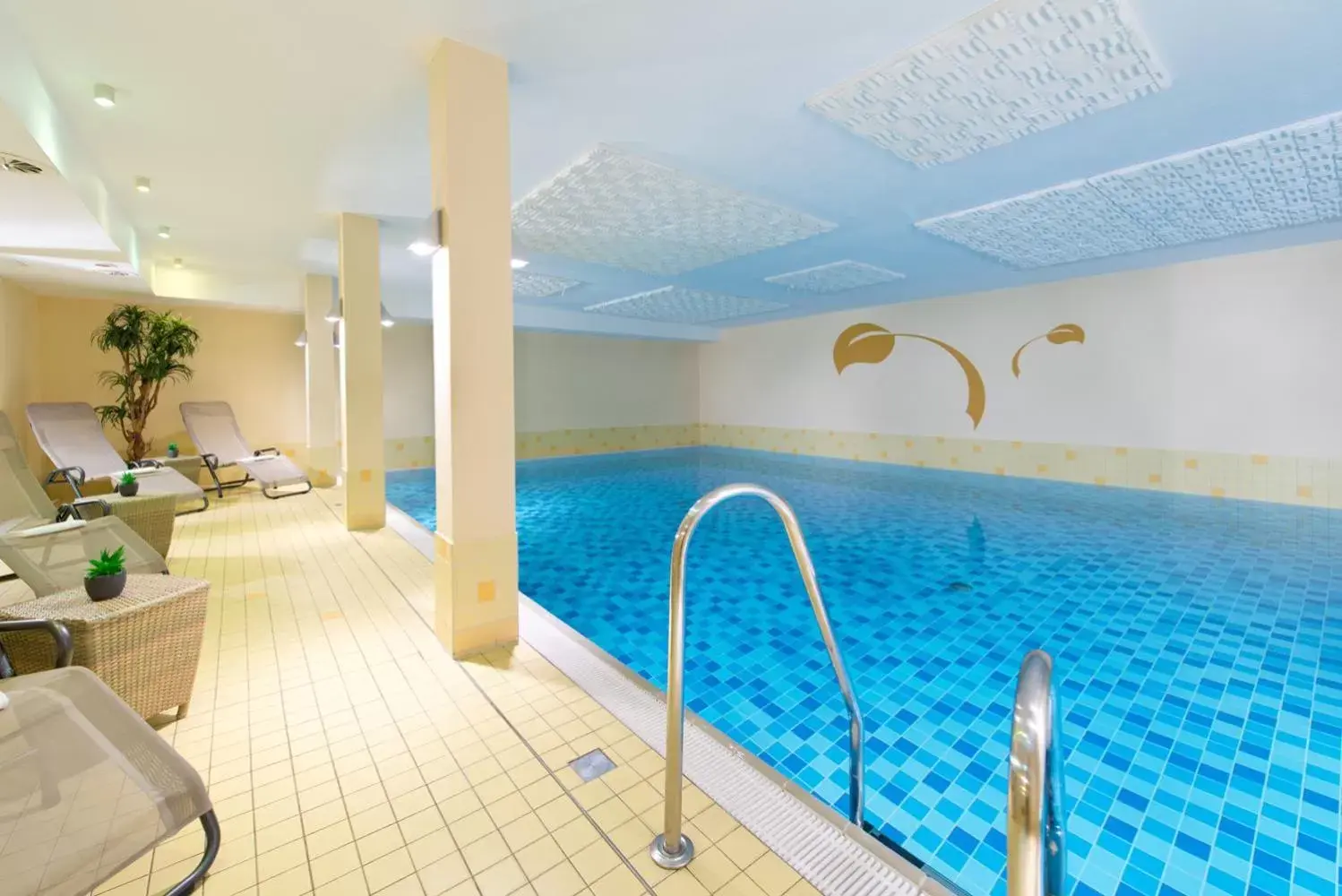 Swimming Pool in ACHAT Hotel Buchholz Hamburg