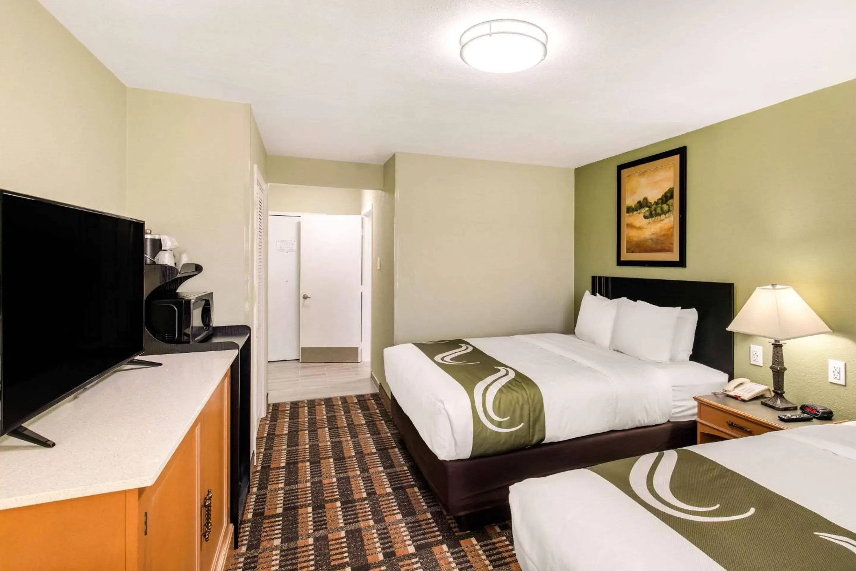 Photo of the whole room, Bed in Quality Inn & Suites Plano