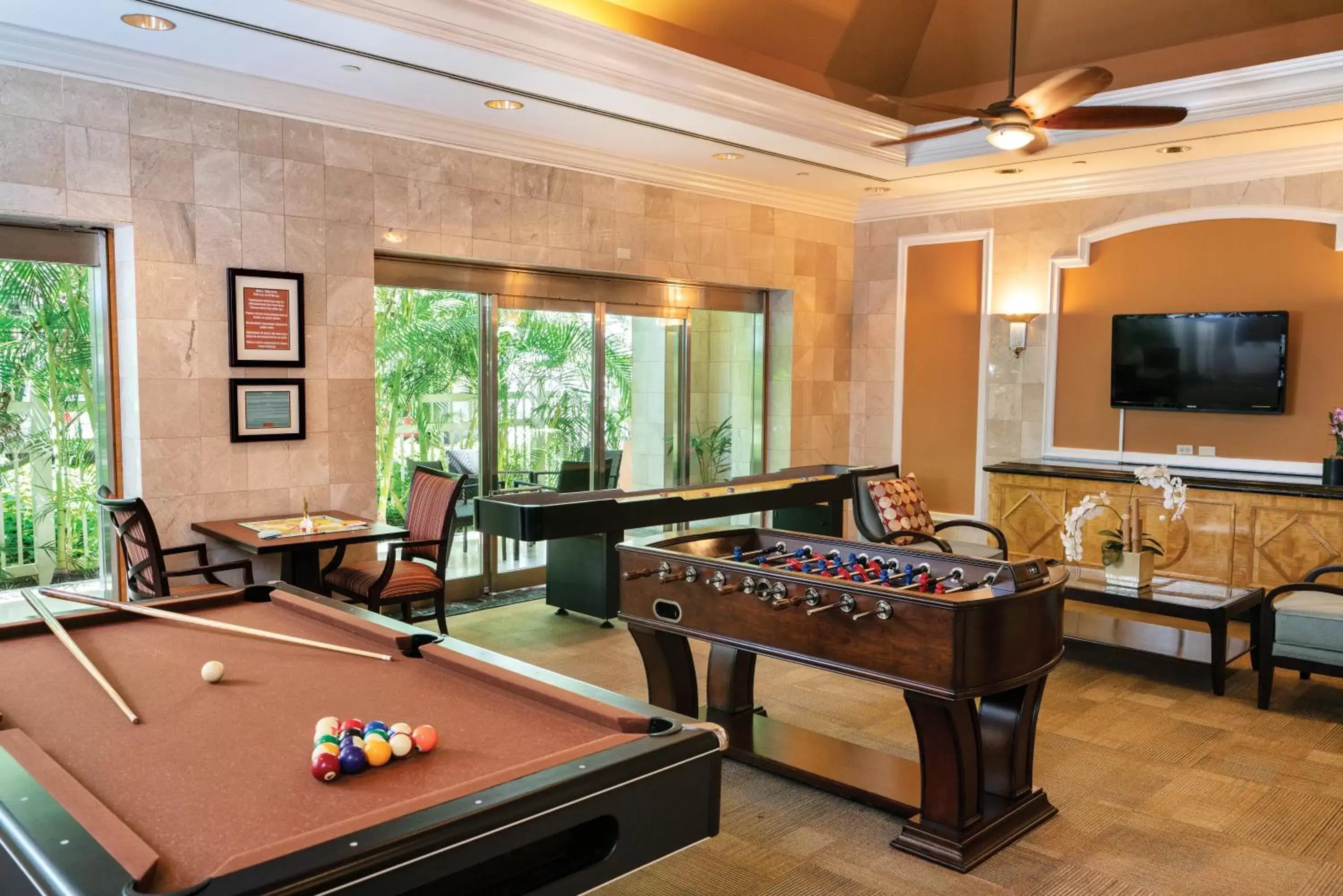 Game Room, Billiards in Wyndham Vacation Resorts Royal Garden at Waikiki