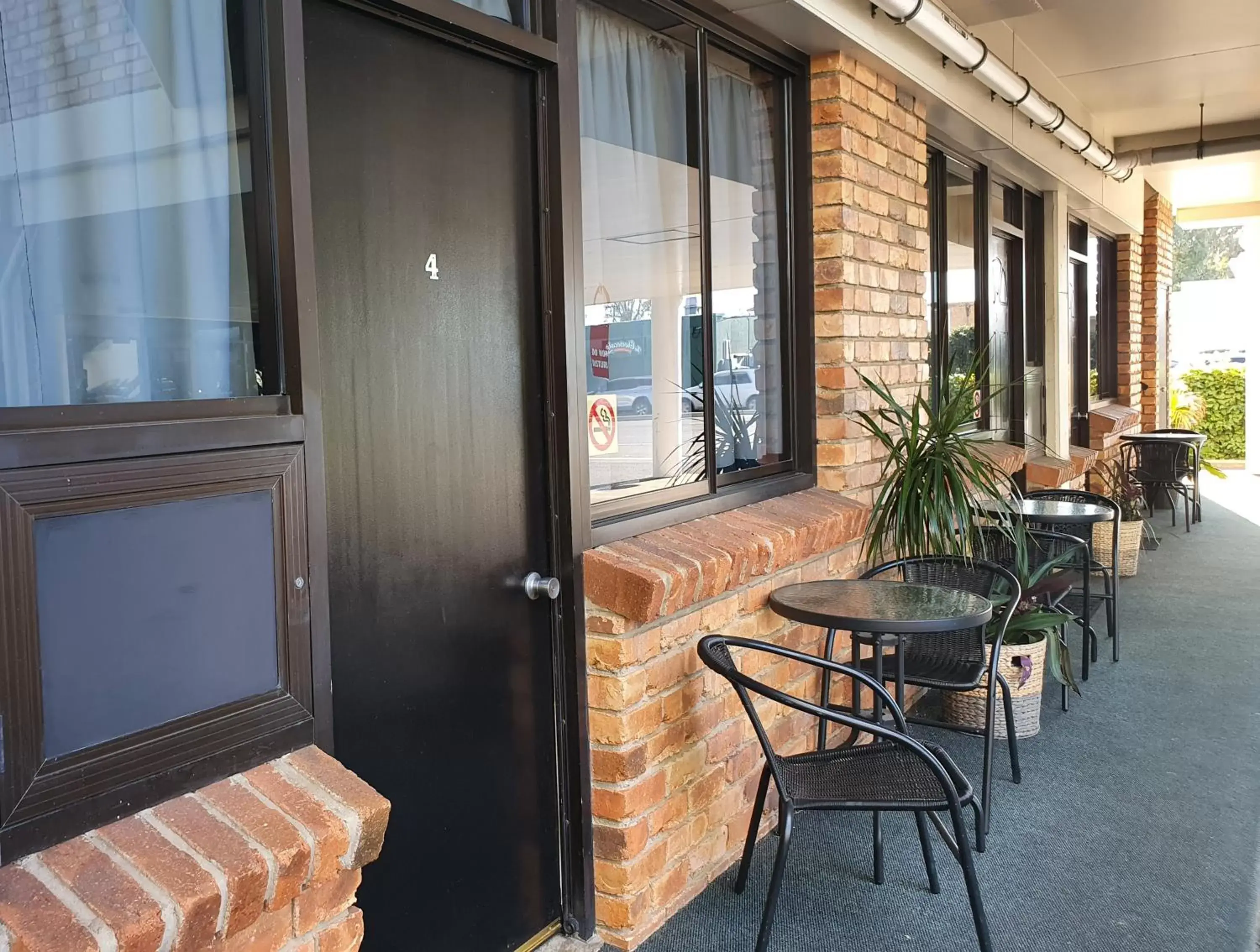 Patio in Archer Park Motel