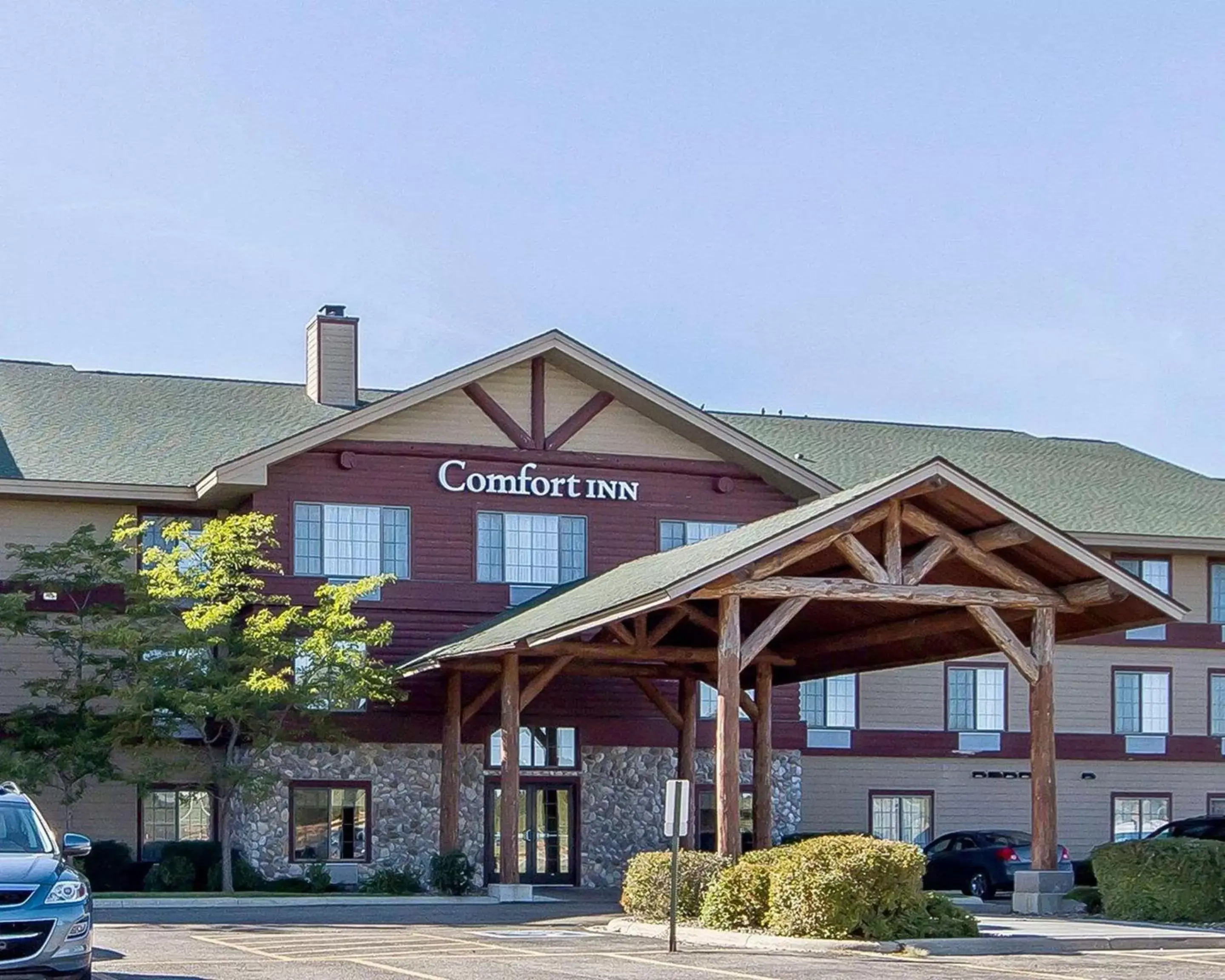 Property building in Comfort Inn Owatonna near Medical Center