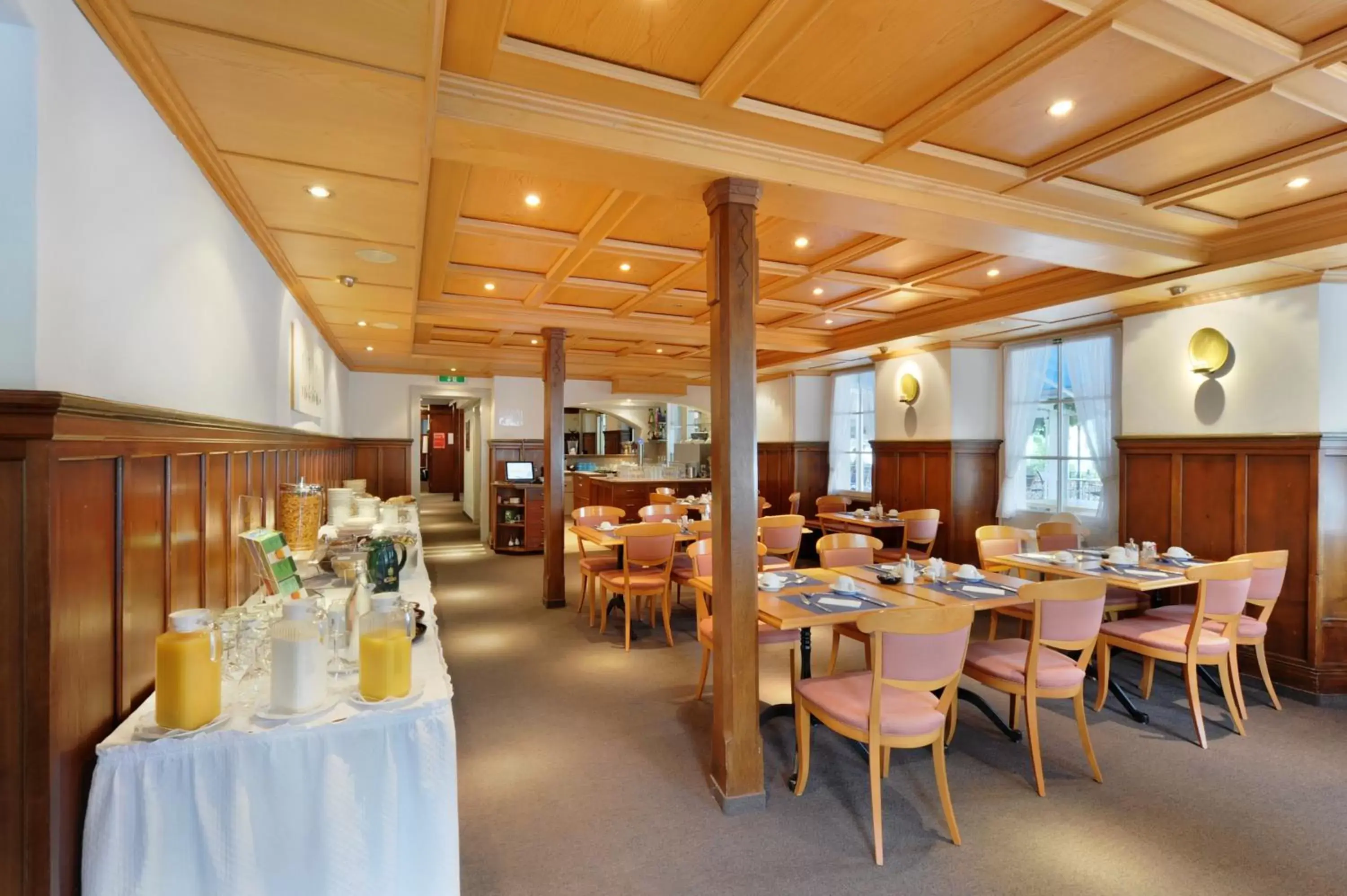 Buffet breakfast, Restaurant/Places to Eat in Seehof Hotel Du Lac