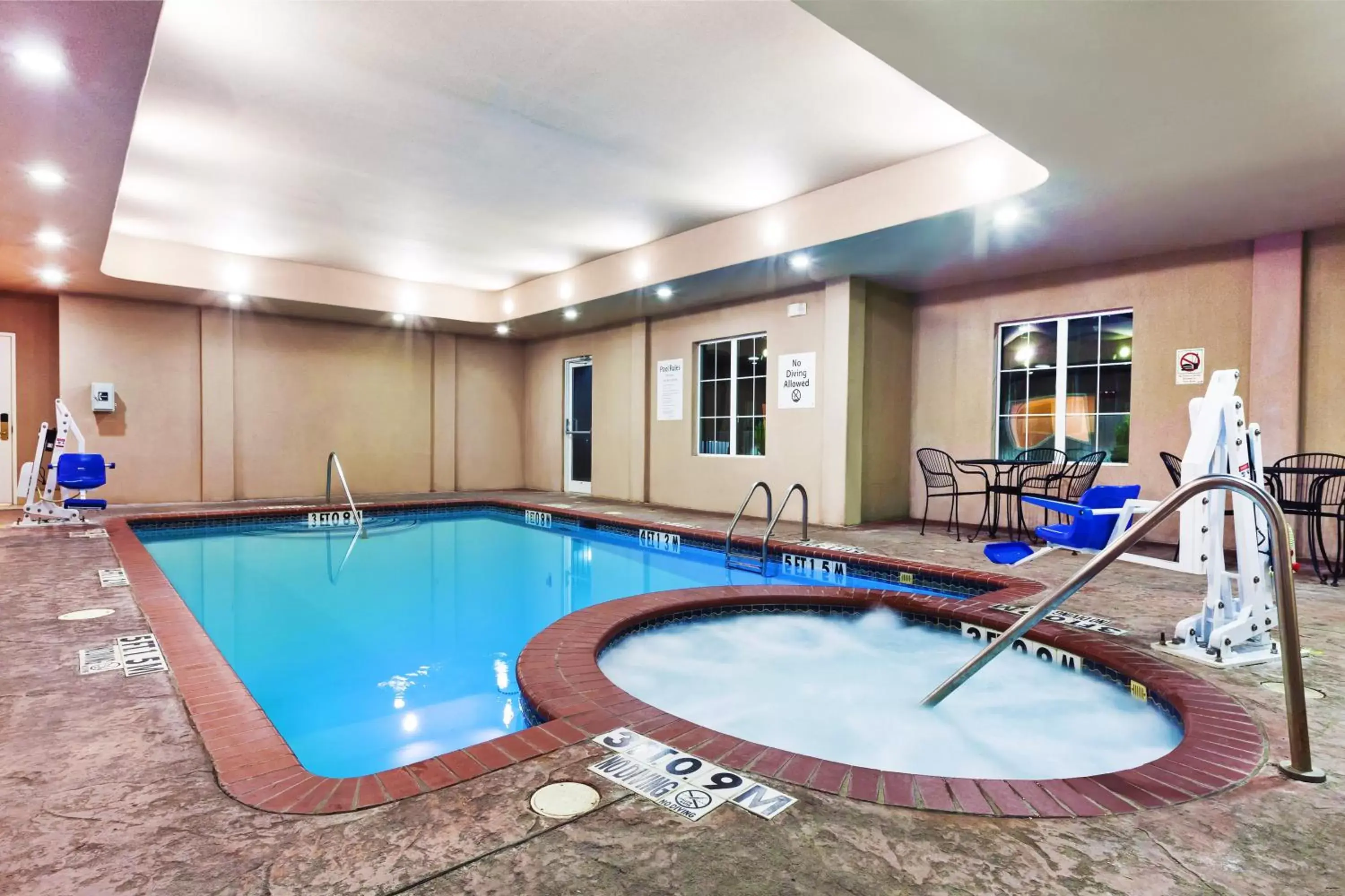 Swimming Pool in Holiday Inn Express Hotel & Suites Kilgore North, an IHG Hotel