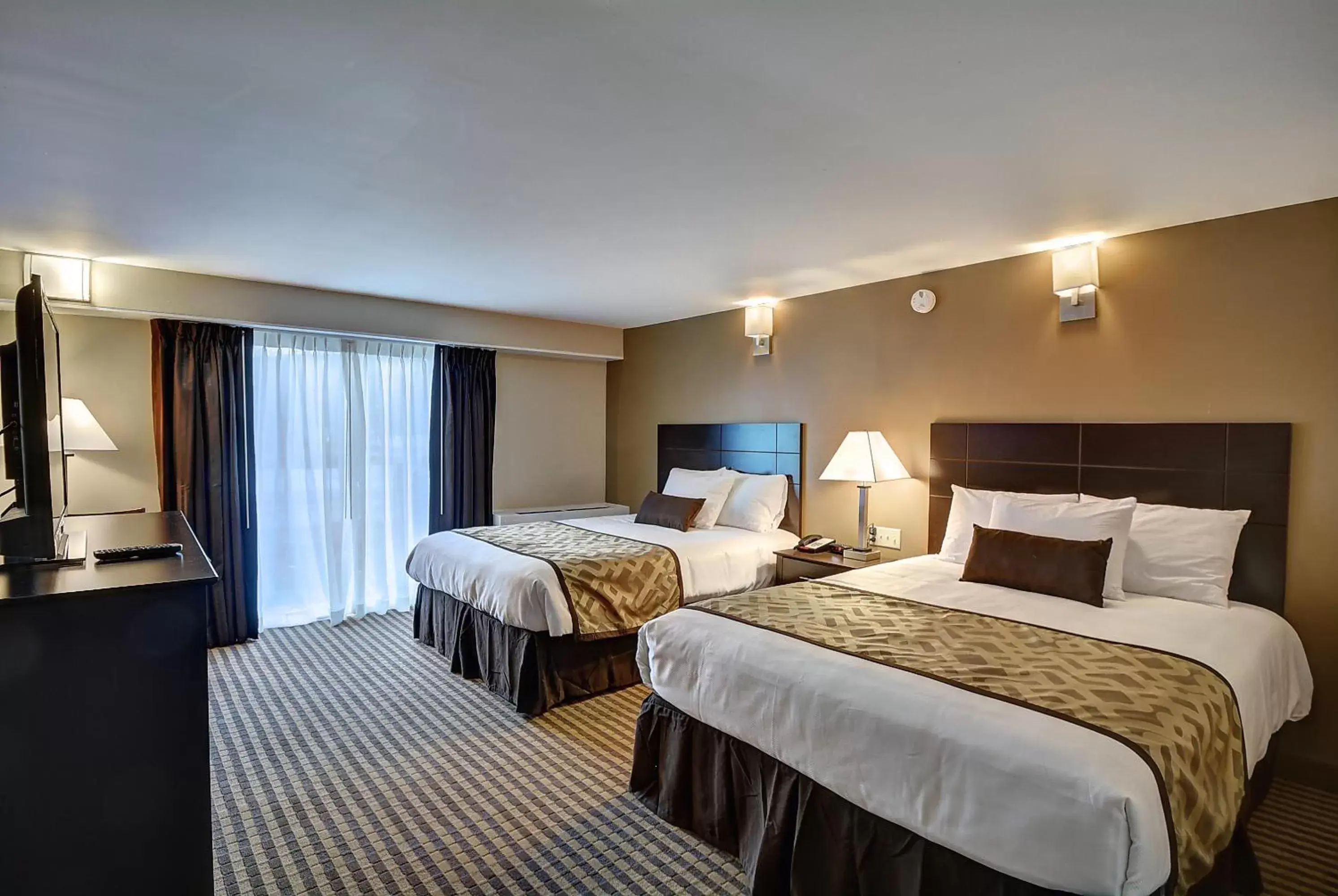 Bed in The Putney Inn Bed in The Putney Inn