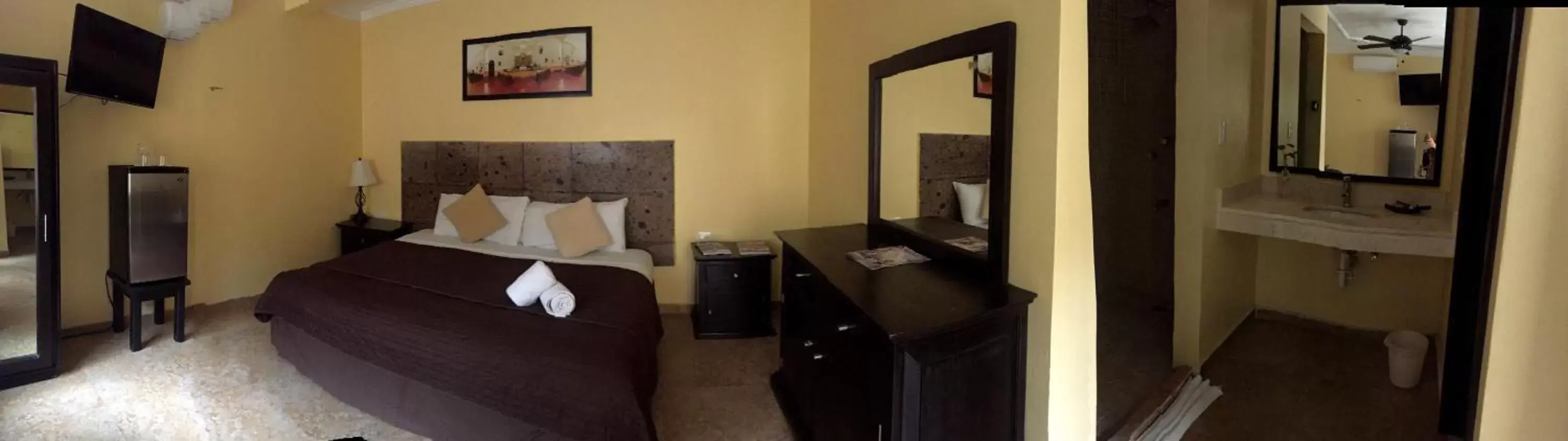 Photo of the whole room, Bed in Hotel Rinconada del Convento