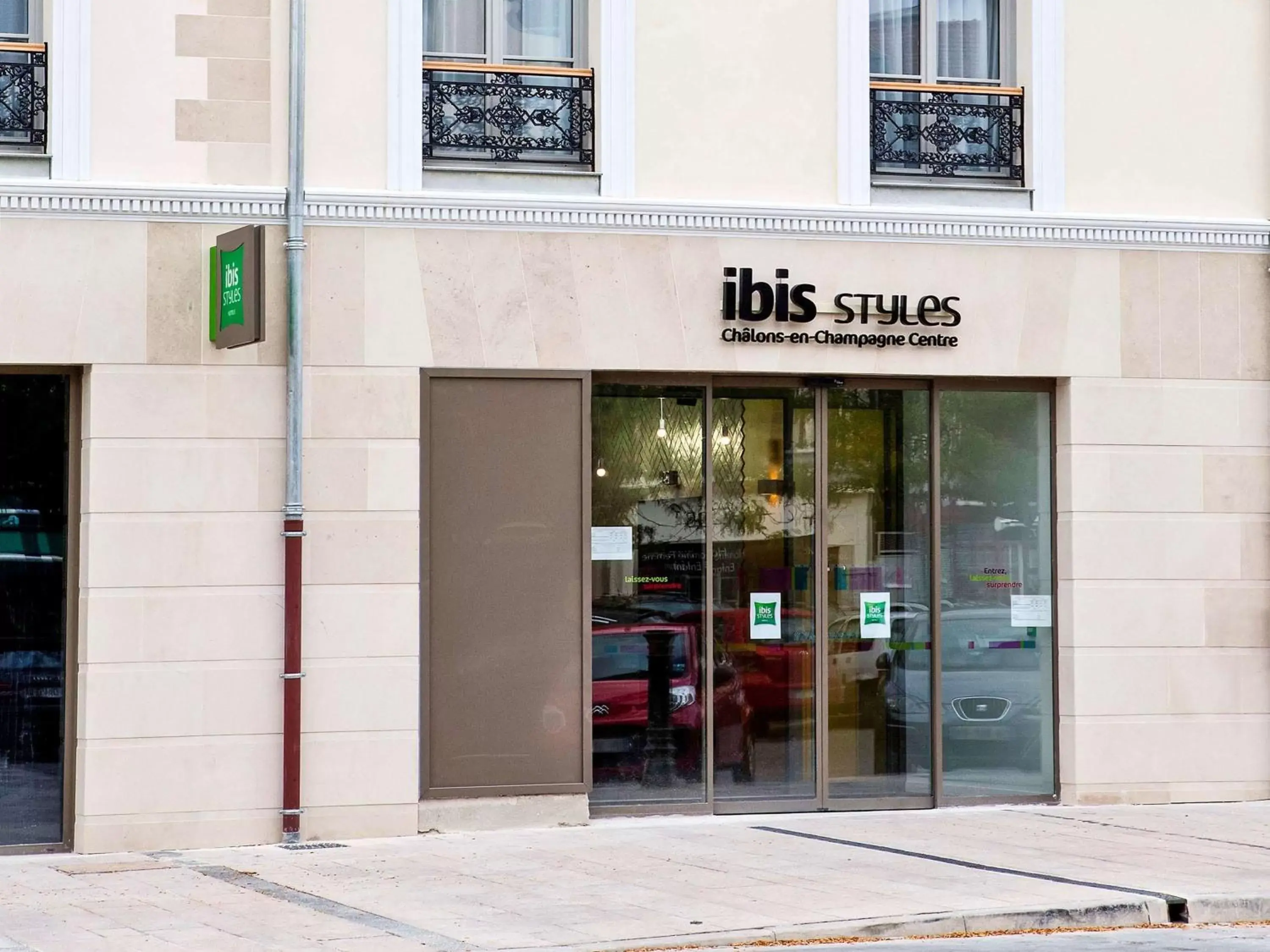 Property building in ibis Styles Chalons en Champagne Centre