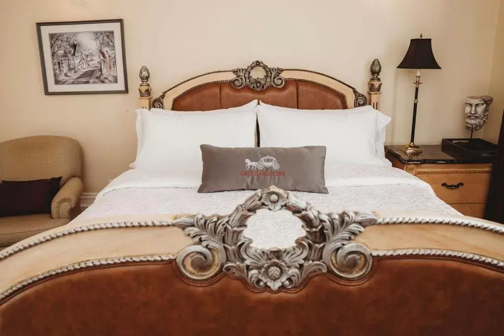 Bed in Grey Gables Inn