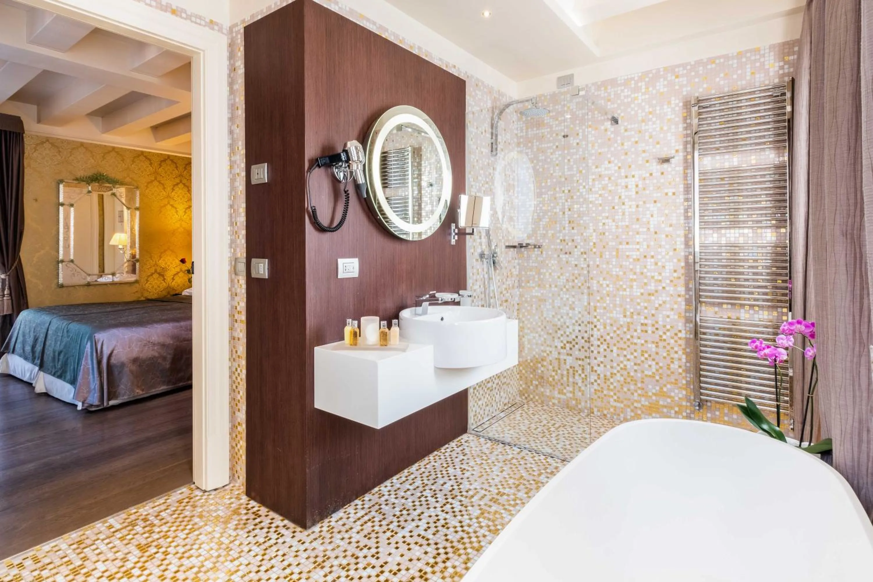 Bed in Hotel Moresco