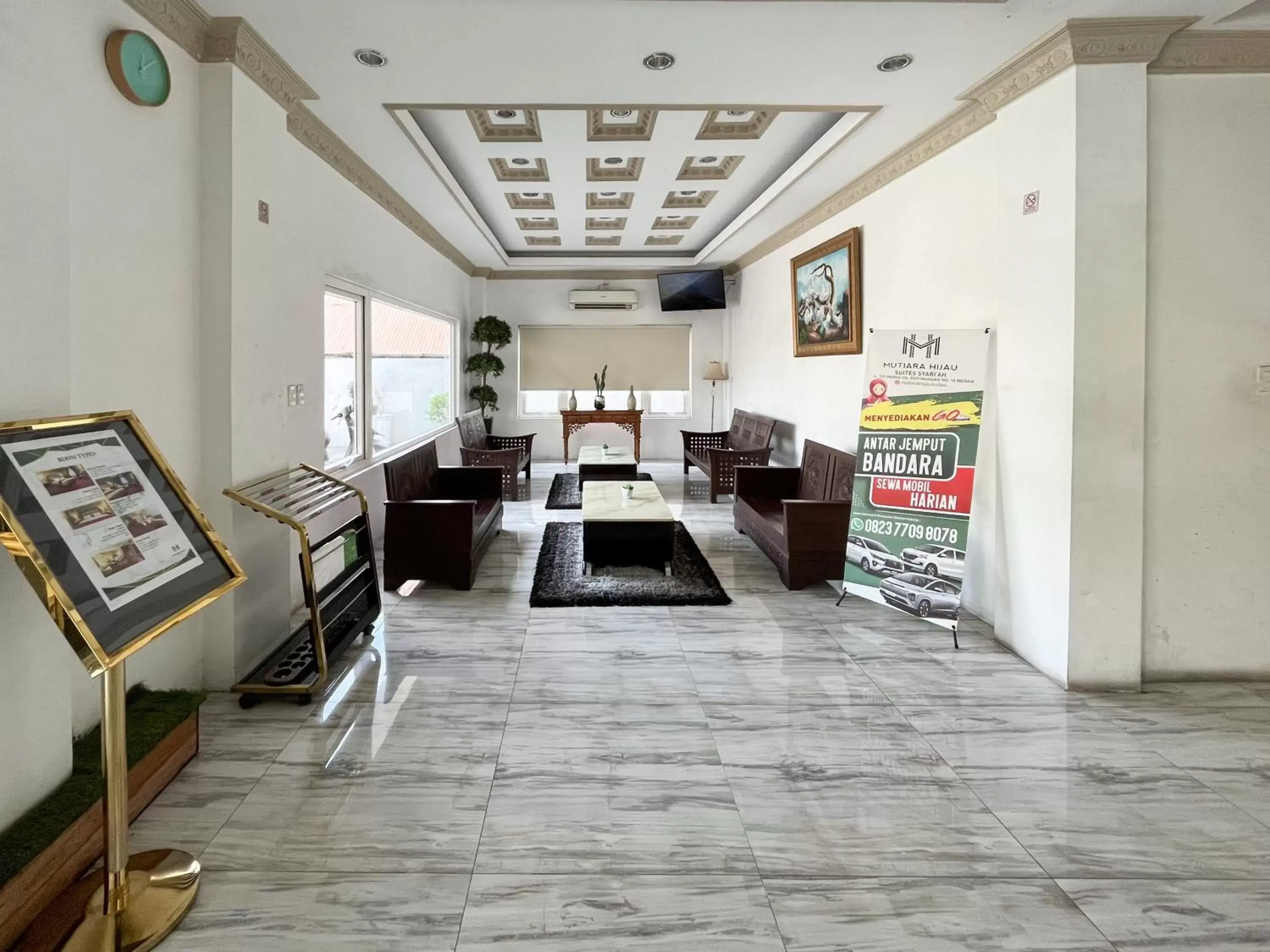 Lobby or reception in SUPER OYO Capital O 293 Mutiara Hijau Suites Syariah