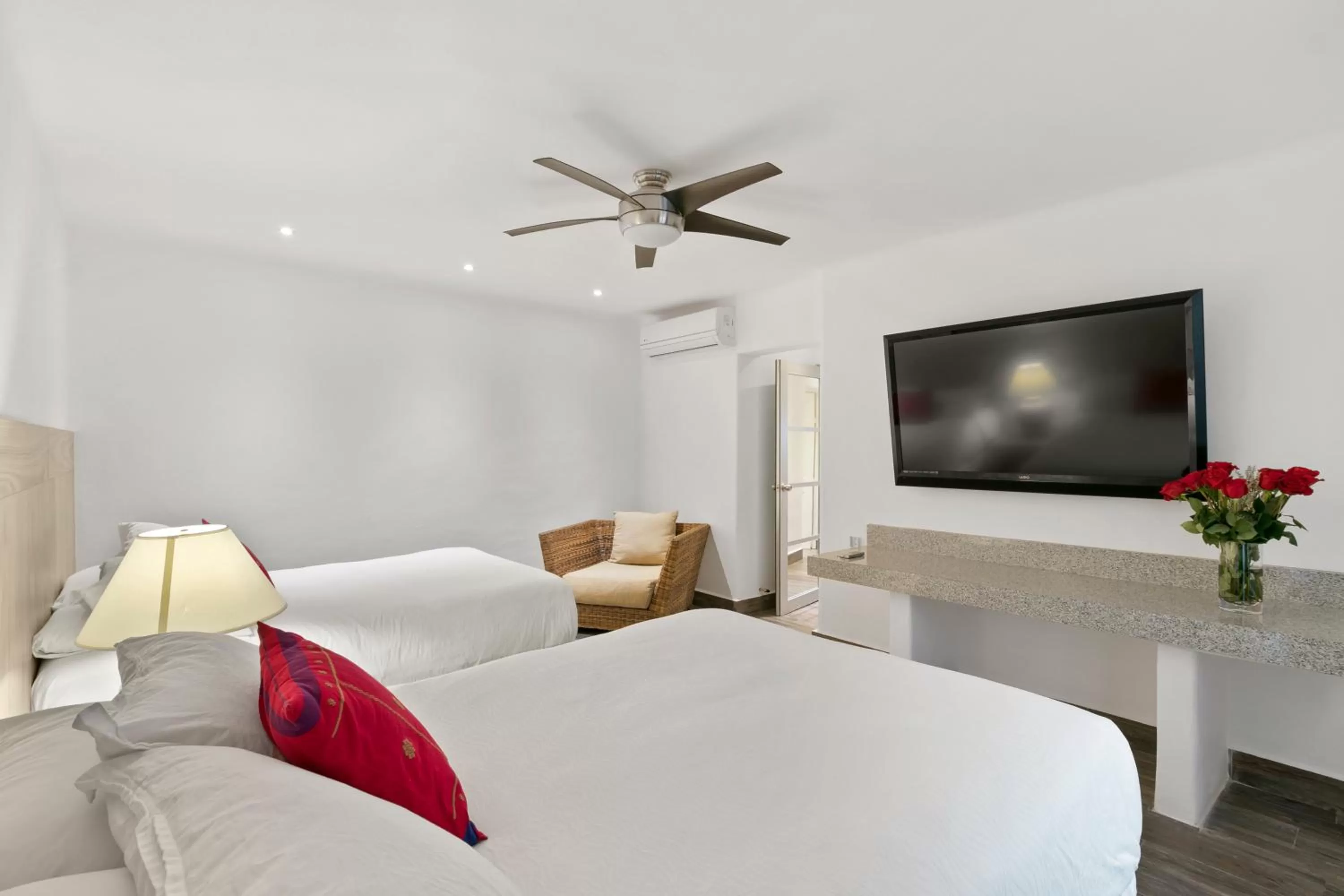 Bed in Casa Tortugas Boutique Hotel - CANCUN Hidden Gem