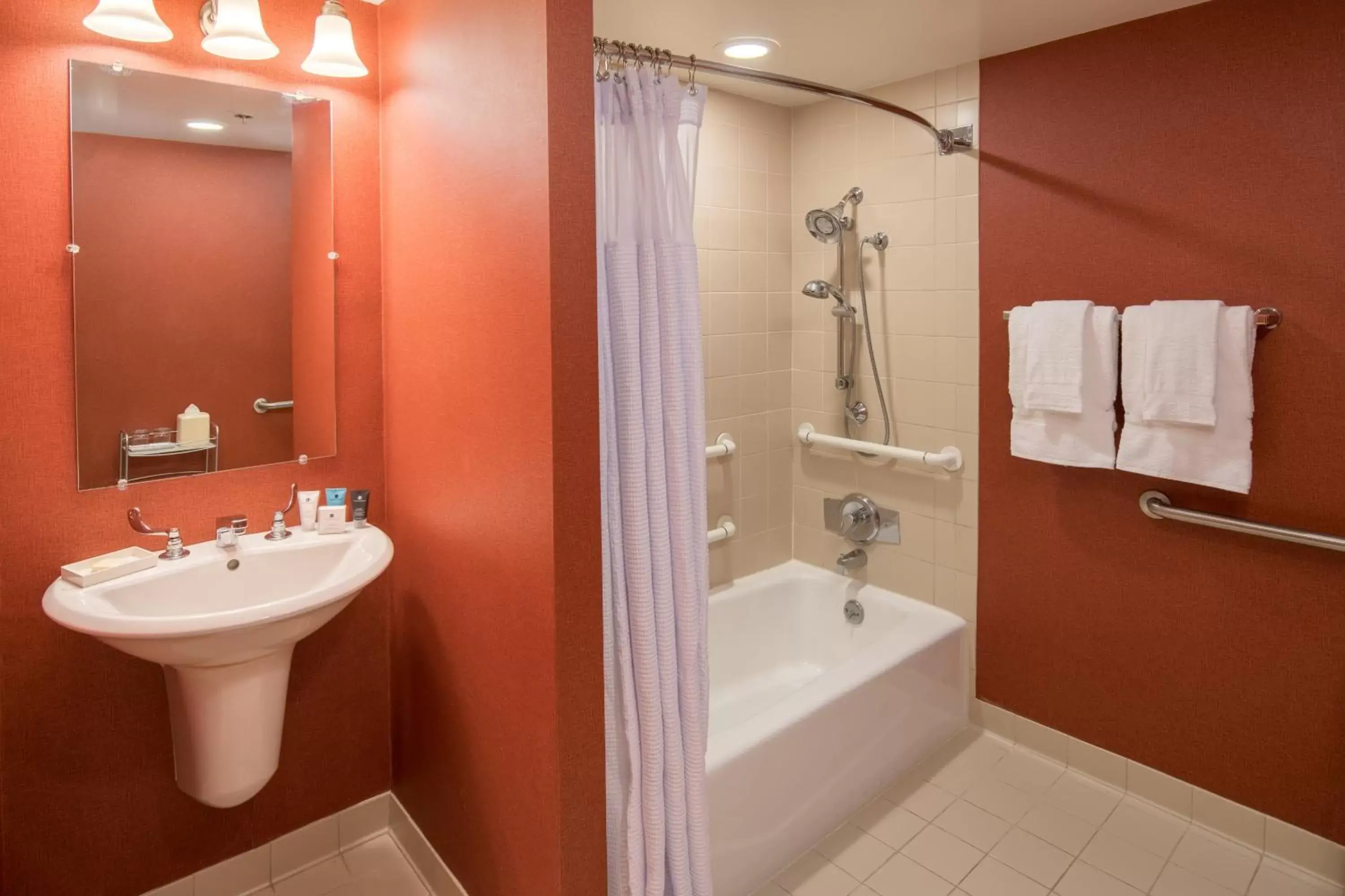 Bathroom in Crowne Plaza Cabana Hotel by IHG Bathroom in Crowne Plaza Cabana Hotel by IHG
