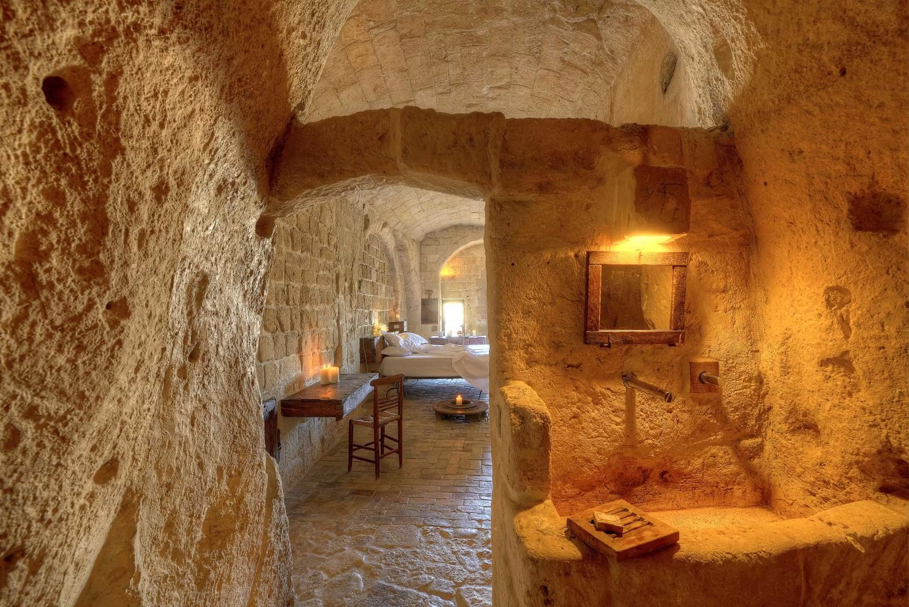 Shower, Bed in Sextantio Le Grotte Della Civita