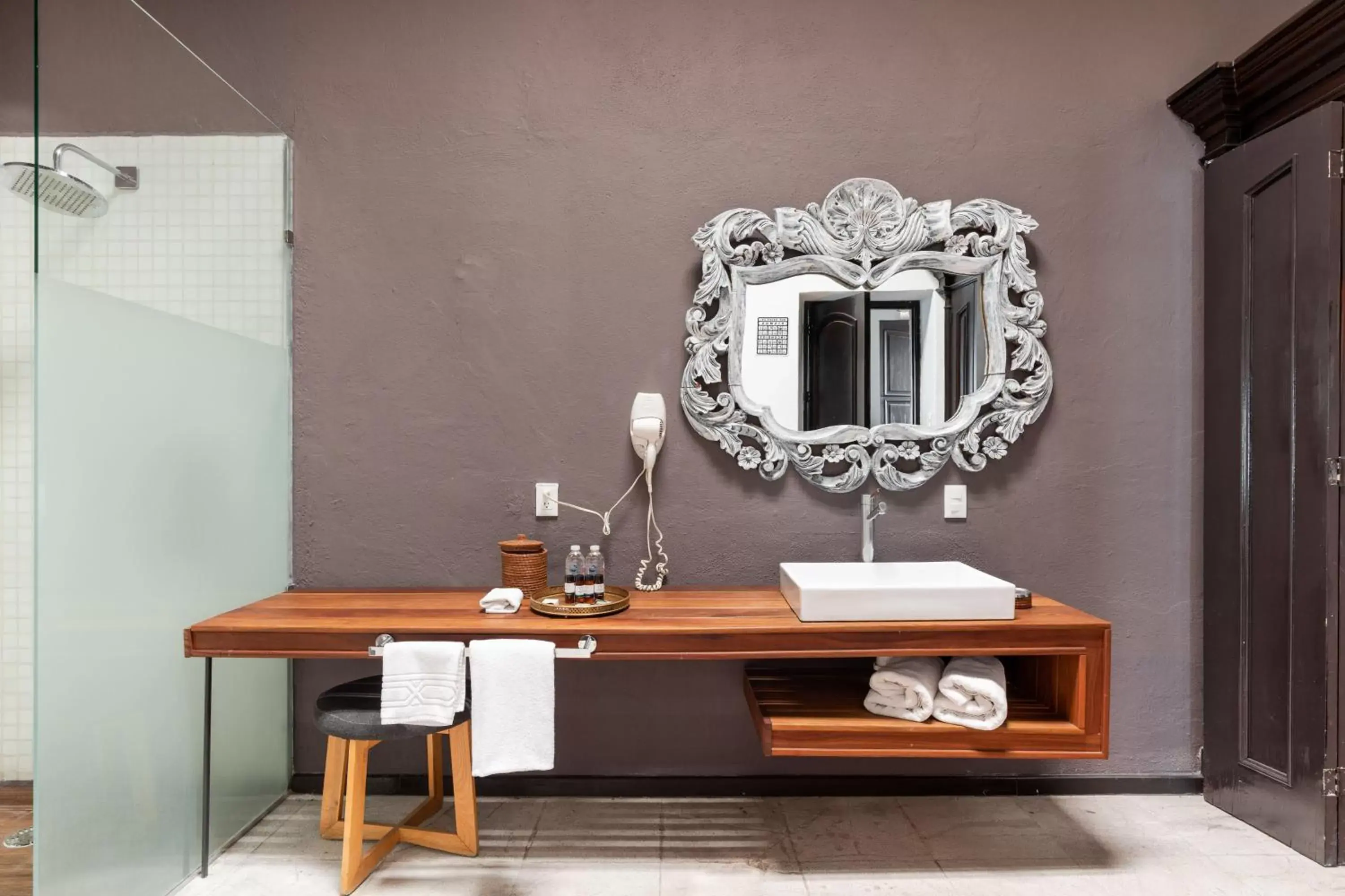 Bathroom in El Mesón de Santa Rosa