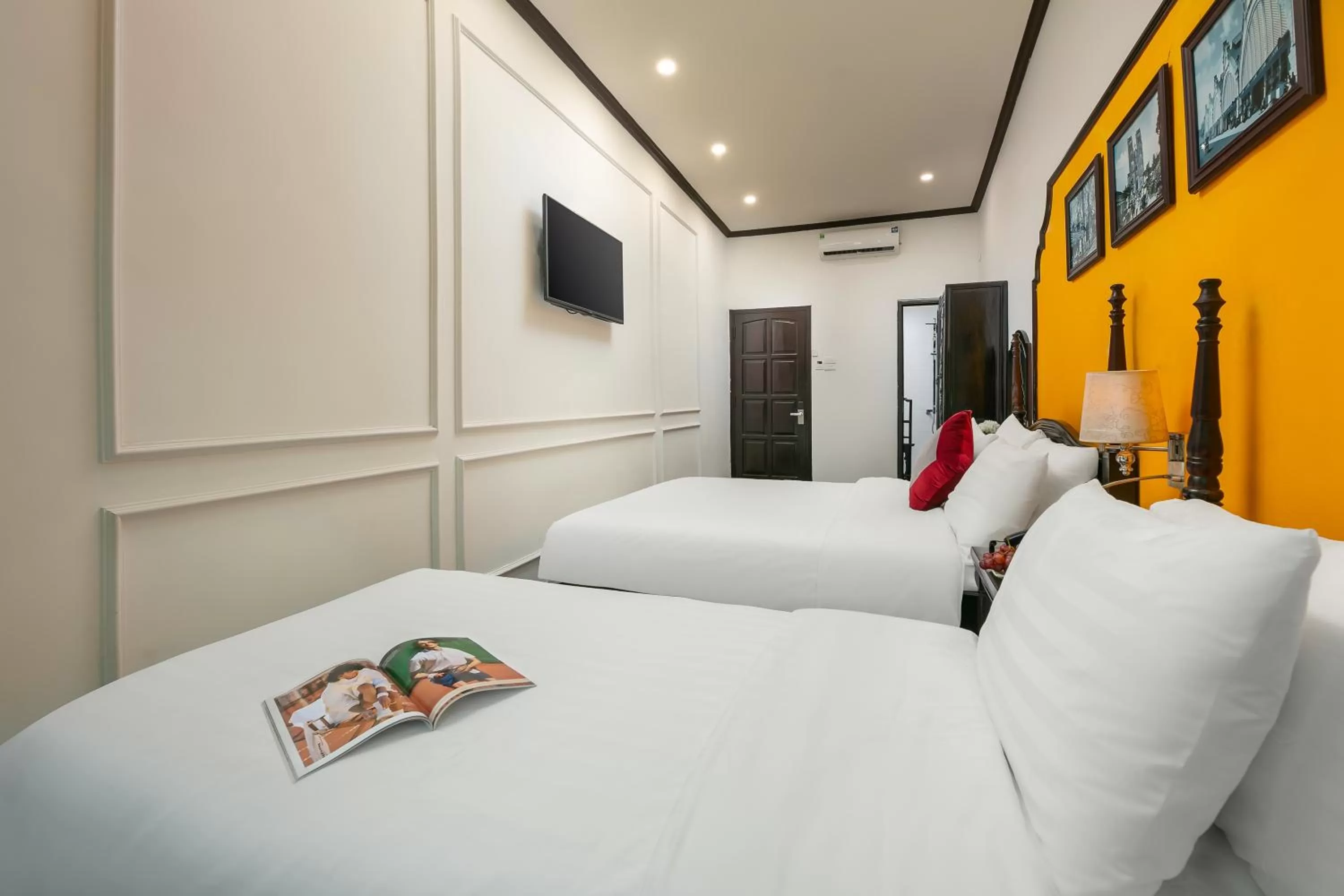 Bed in Silk Castle Hotel & Spa - Hanoi Old quarter