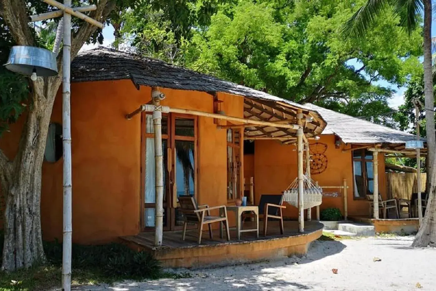 Photo of the whole room, Property Building in The Mud - Eco Hotel