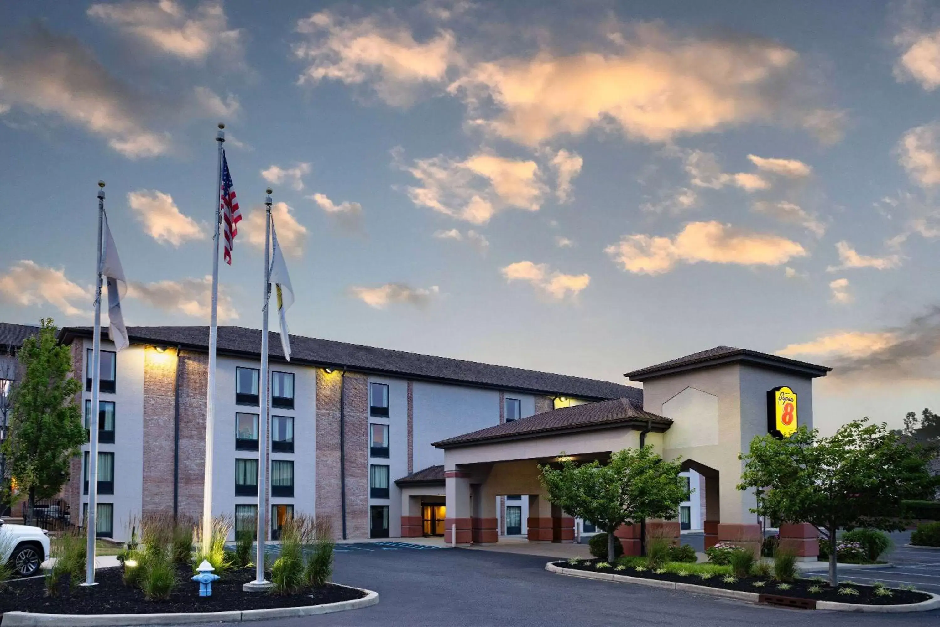 Property building in Super 8 by Wyndham Mount Laurel Property building in Super 8 by Wyndham Mount Laurel