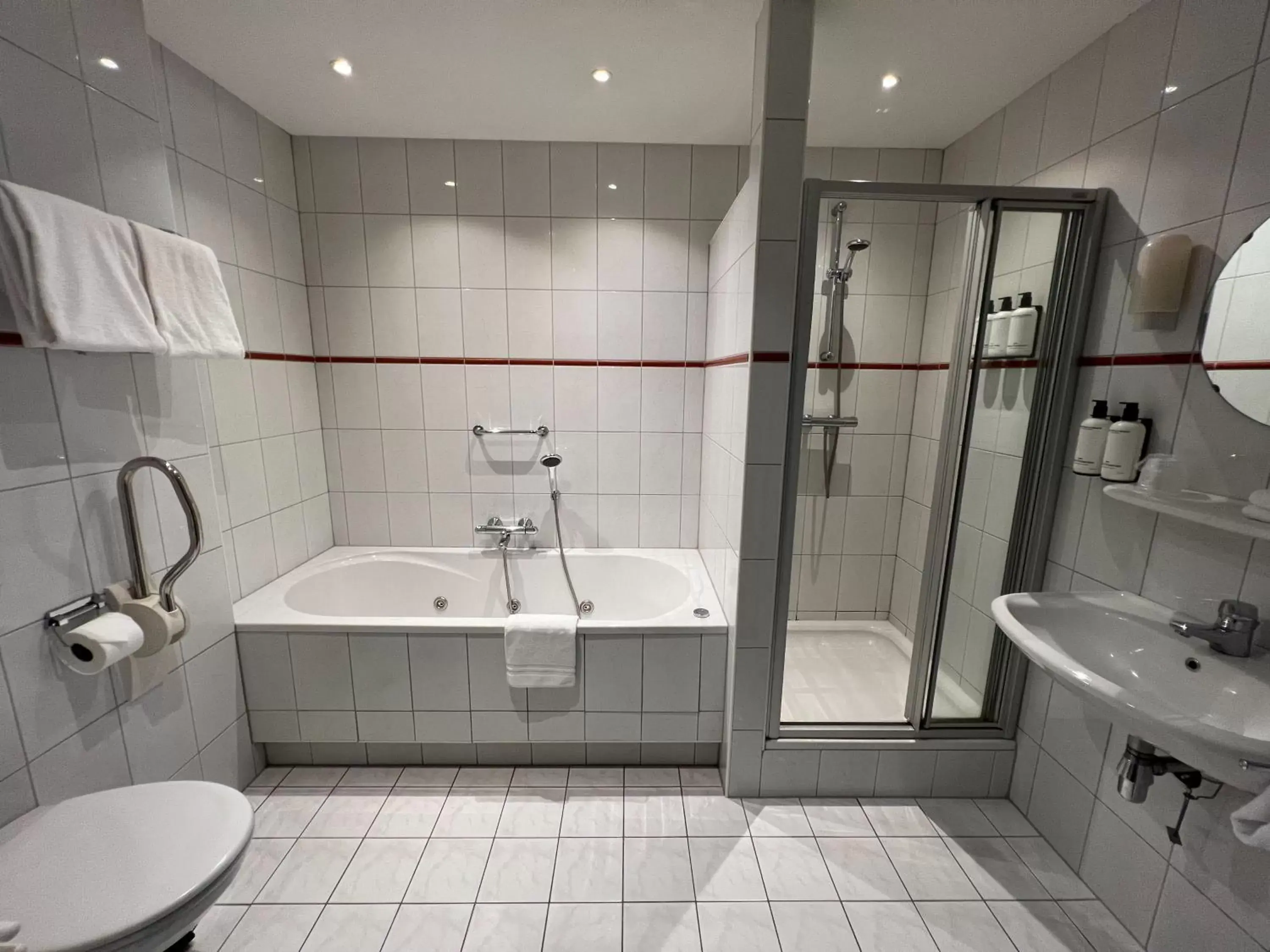 Bathroom in De Zon Hotel & Restaurant by Flow