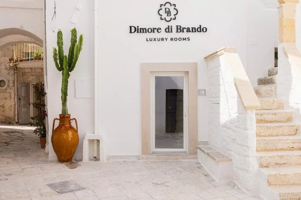 Facade/entrance in Dimore di Brando Vico Gelso