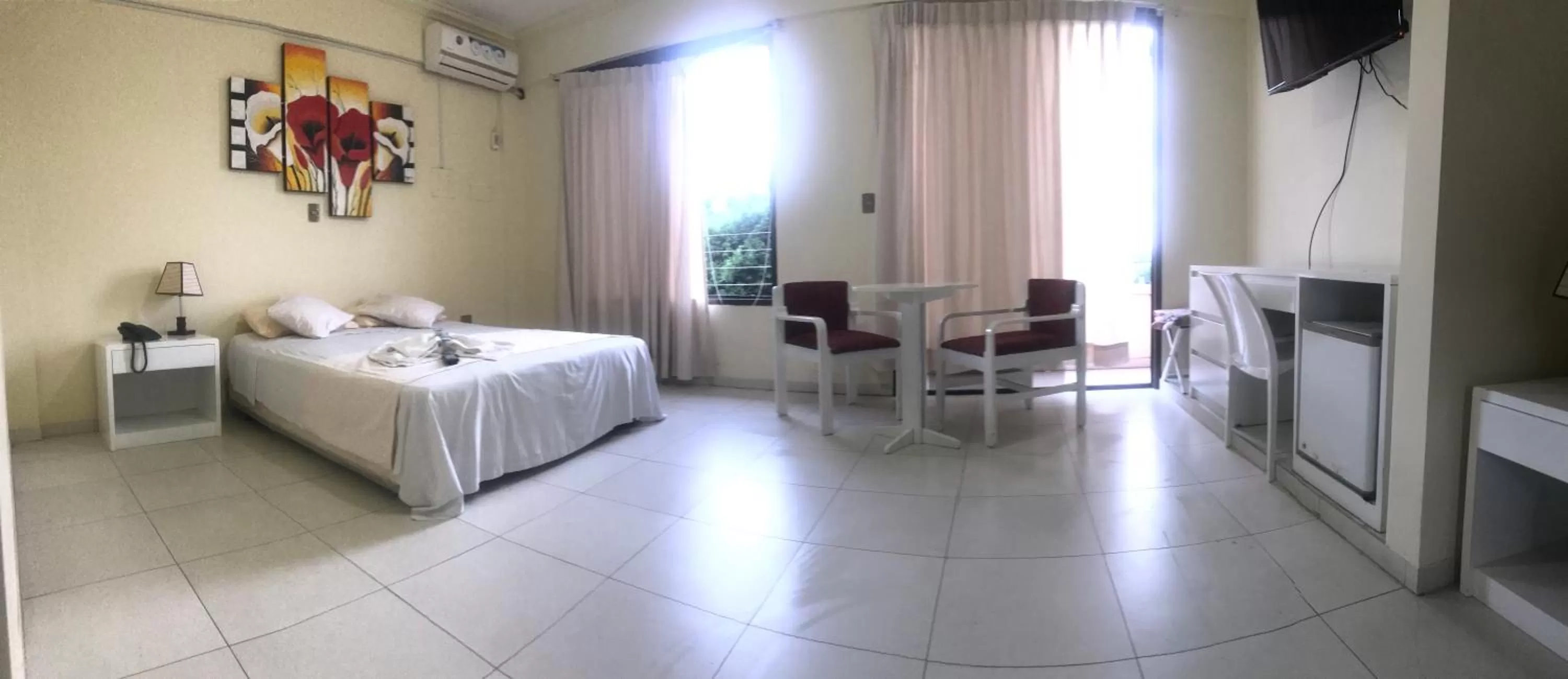 Photo of the whole room, Bed in Hotel Viru Viru II