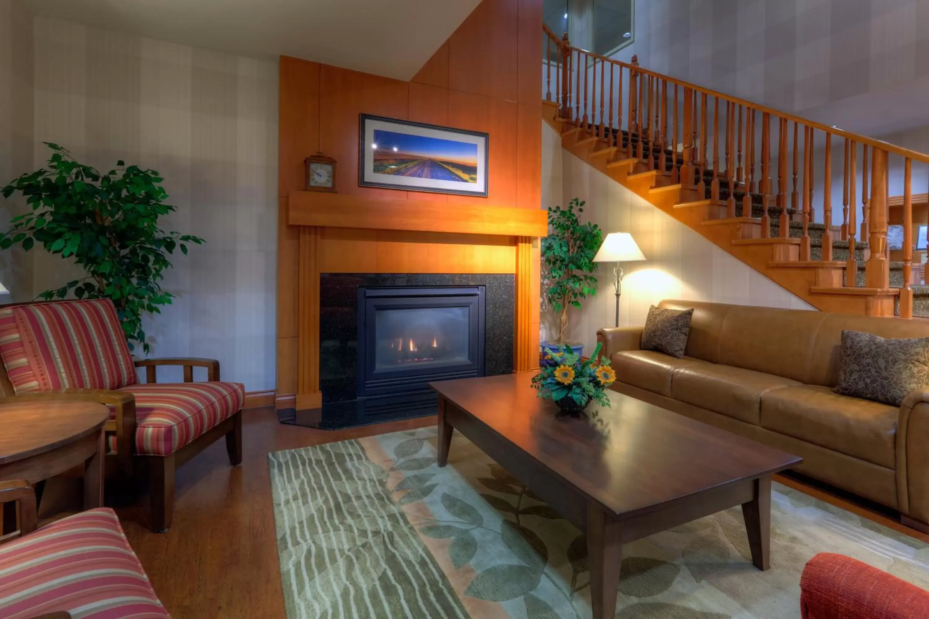 Lobby or reception, Seating Area in Country Inn & Suites by Radisson, Calgary-Northeast