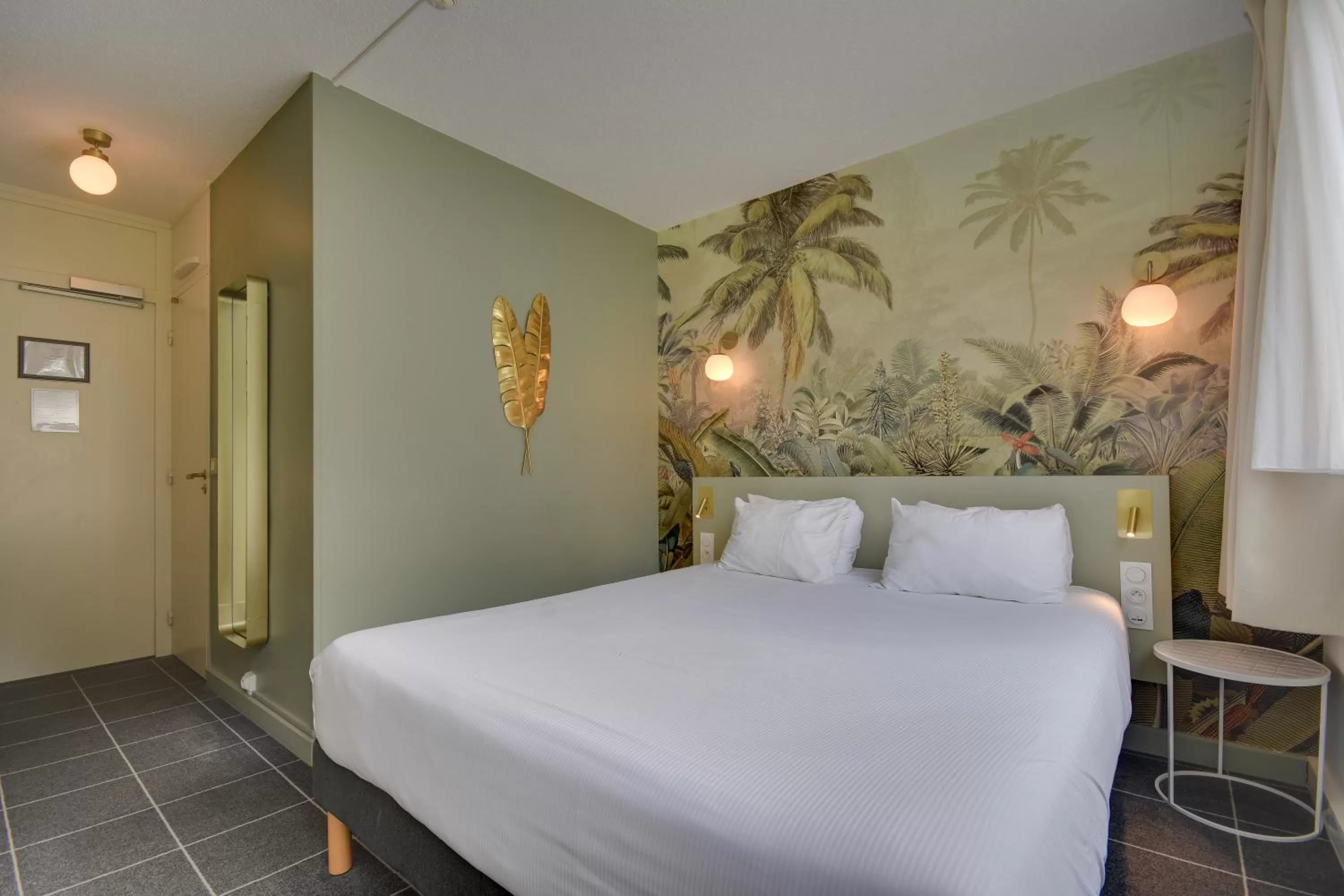 Property building, Bed in Best Western Hotel du Lac Dunkerque- Restaurant ouvert 7/7 midi et soir