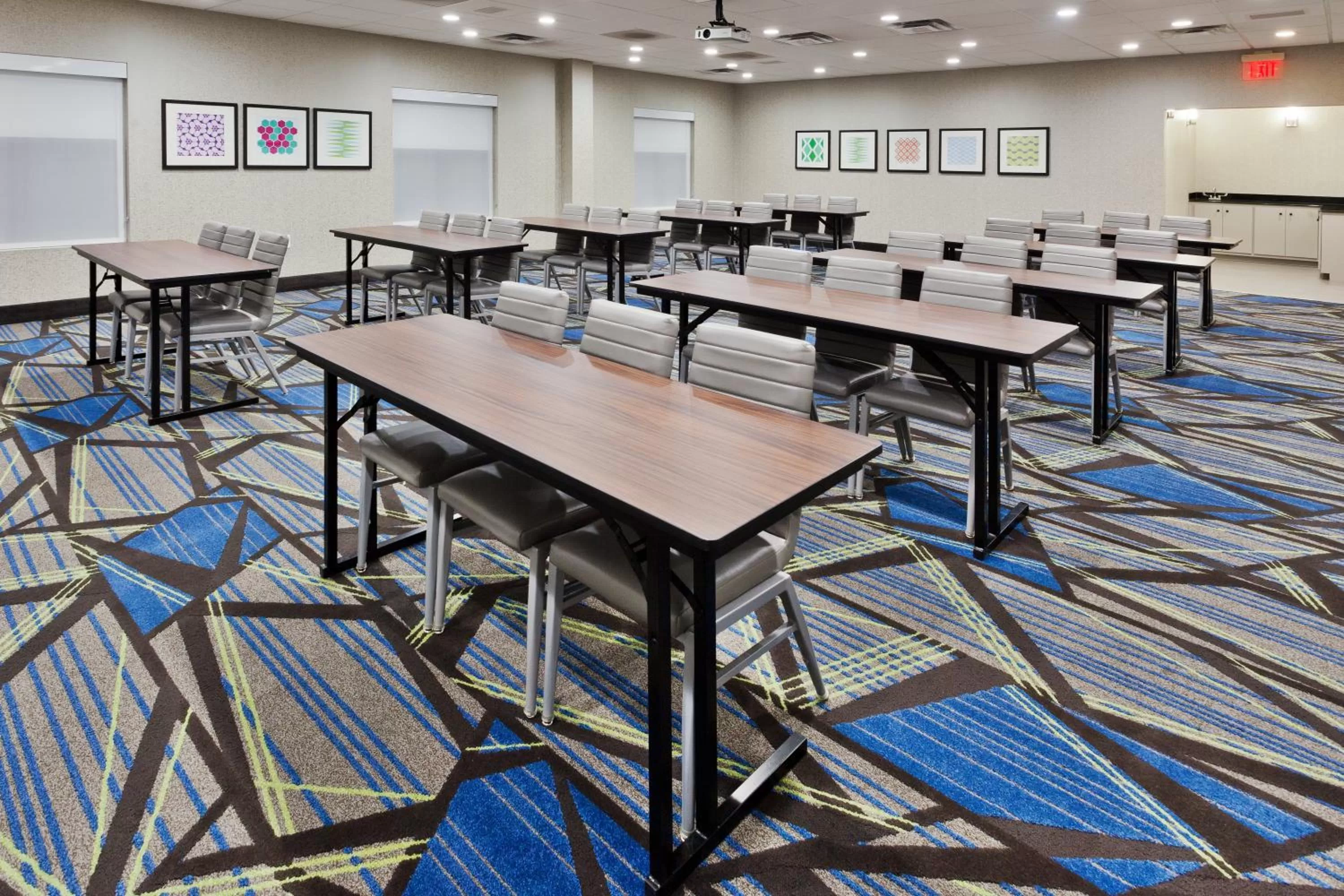 Meeting/conference room in Holiday Inn Express Rome-East by IHG