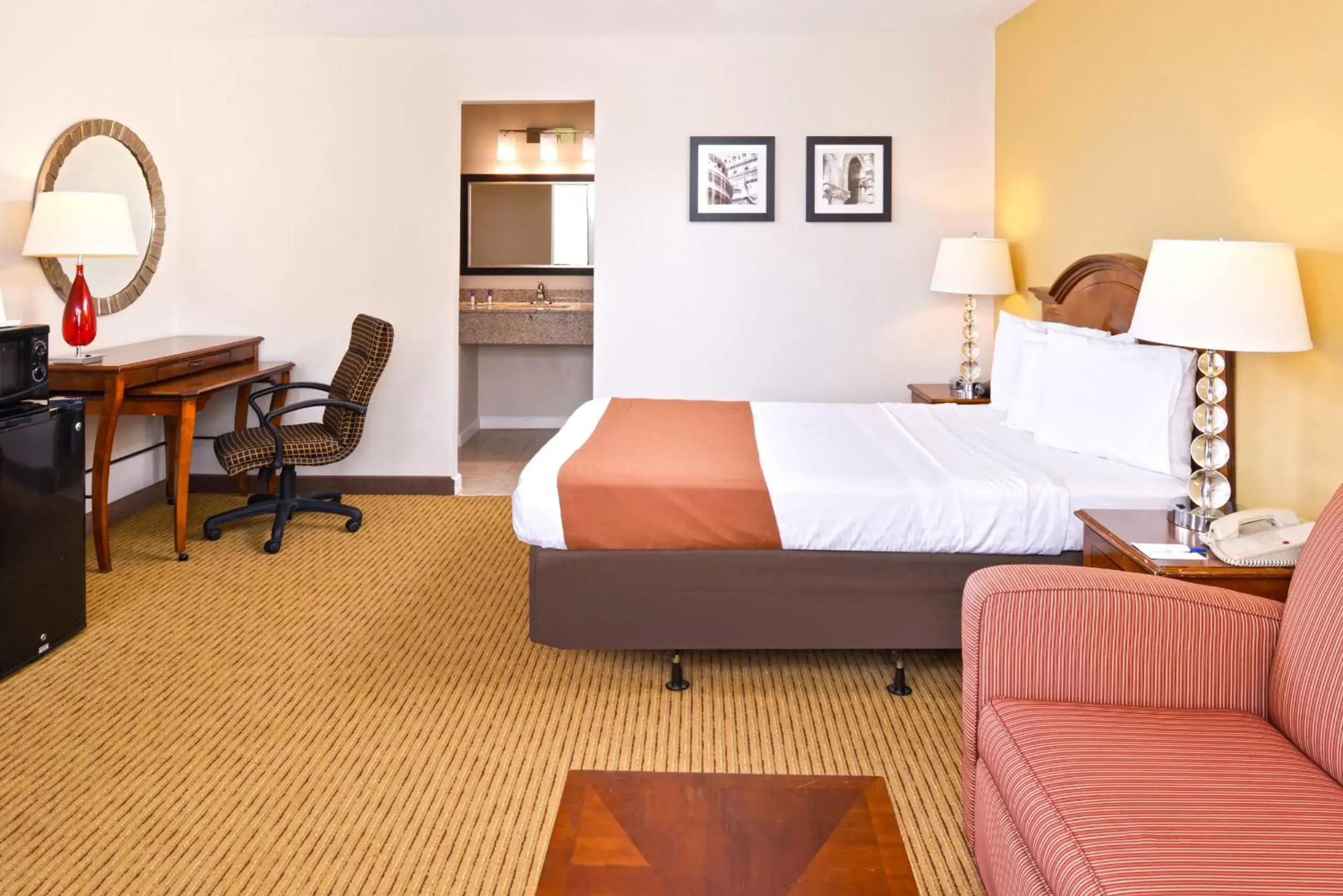 Bedroom in Americas Best Value Inn Plattsburgh