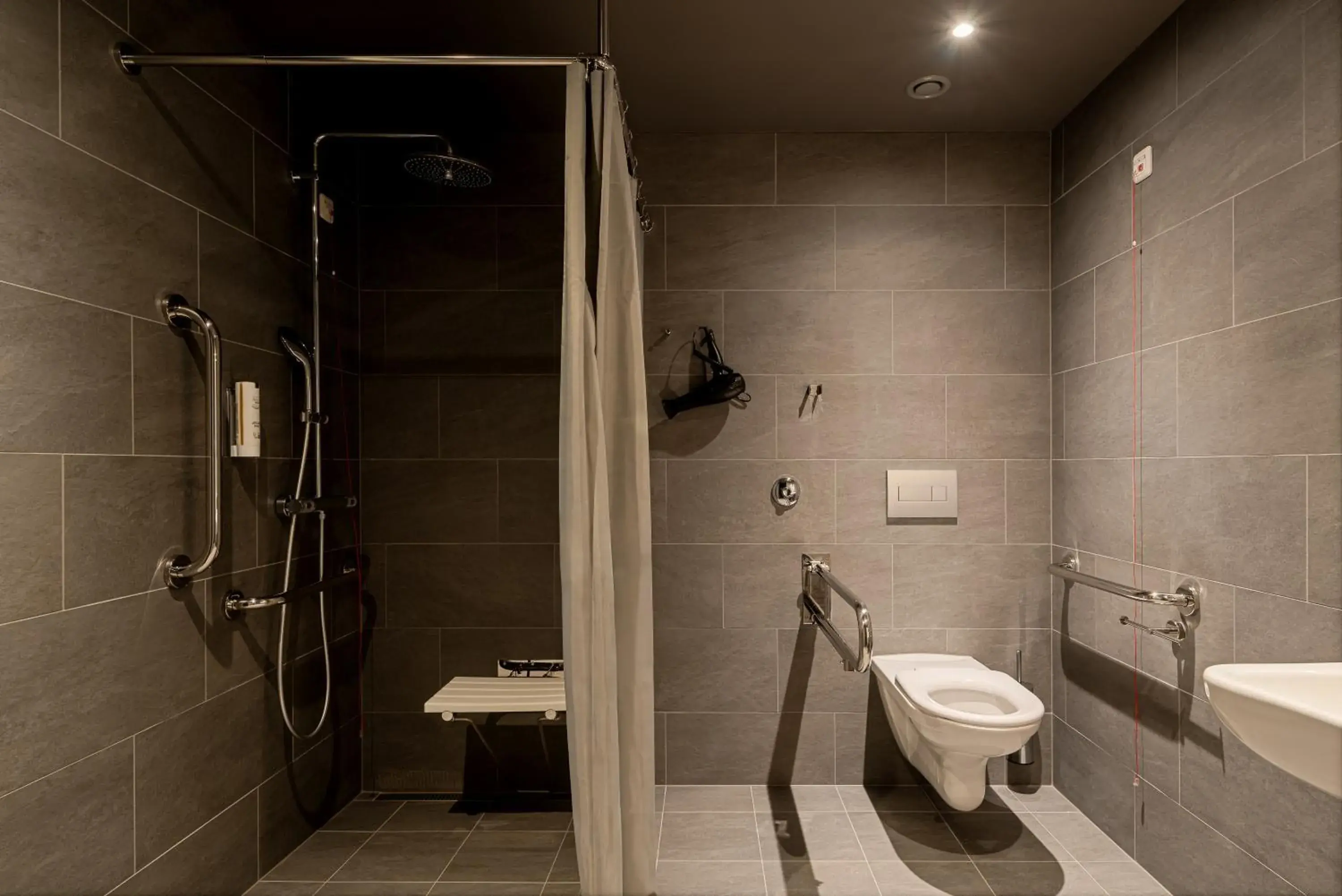 Shower, Bathroom in Zleep Hotel Prague