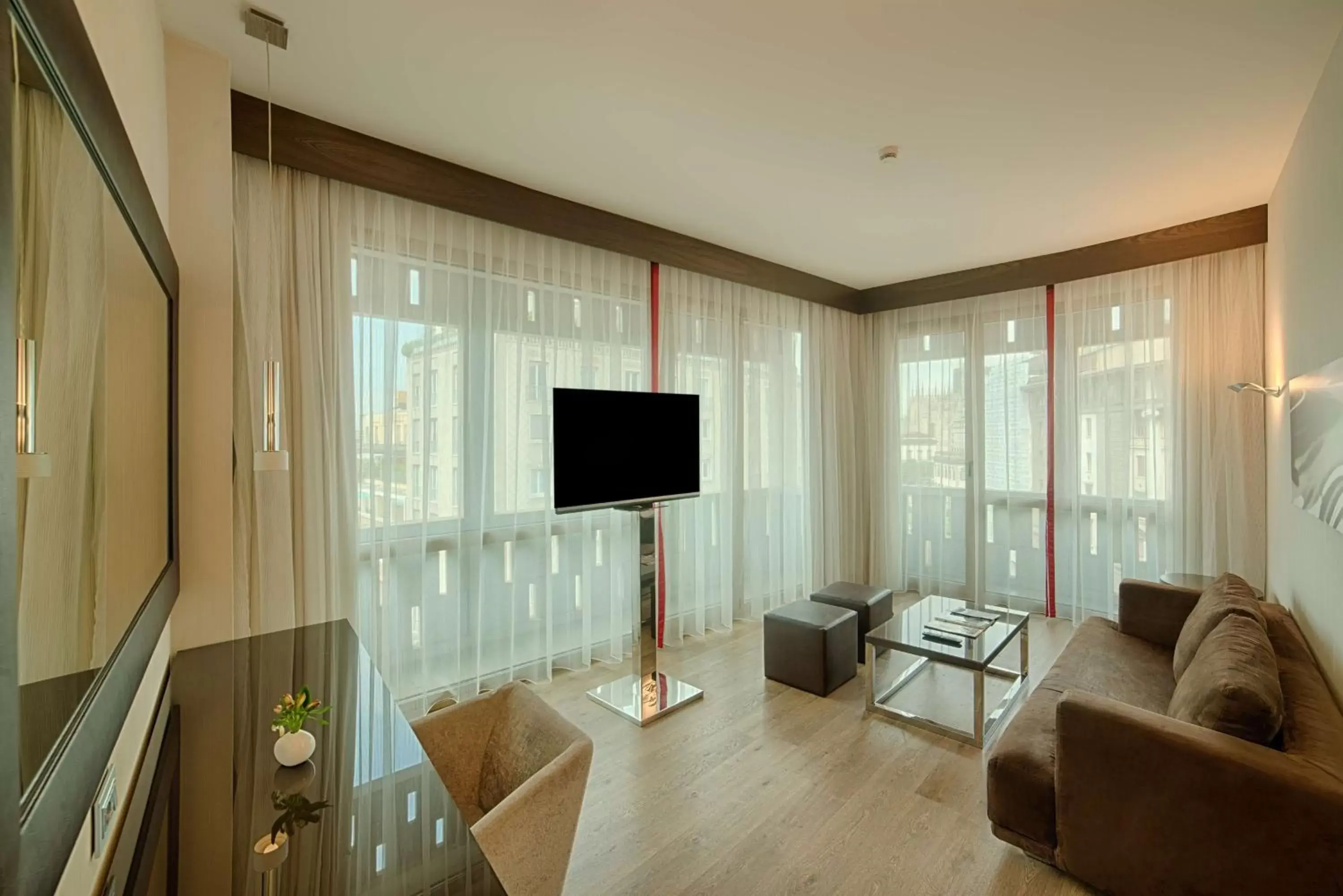 Bedroom, TV/Entertainment Center in NH Collection Milano President