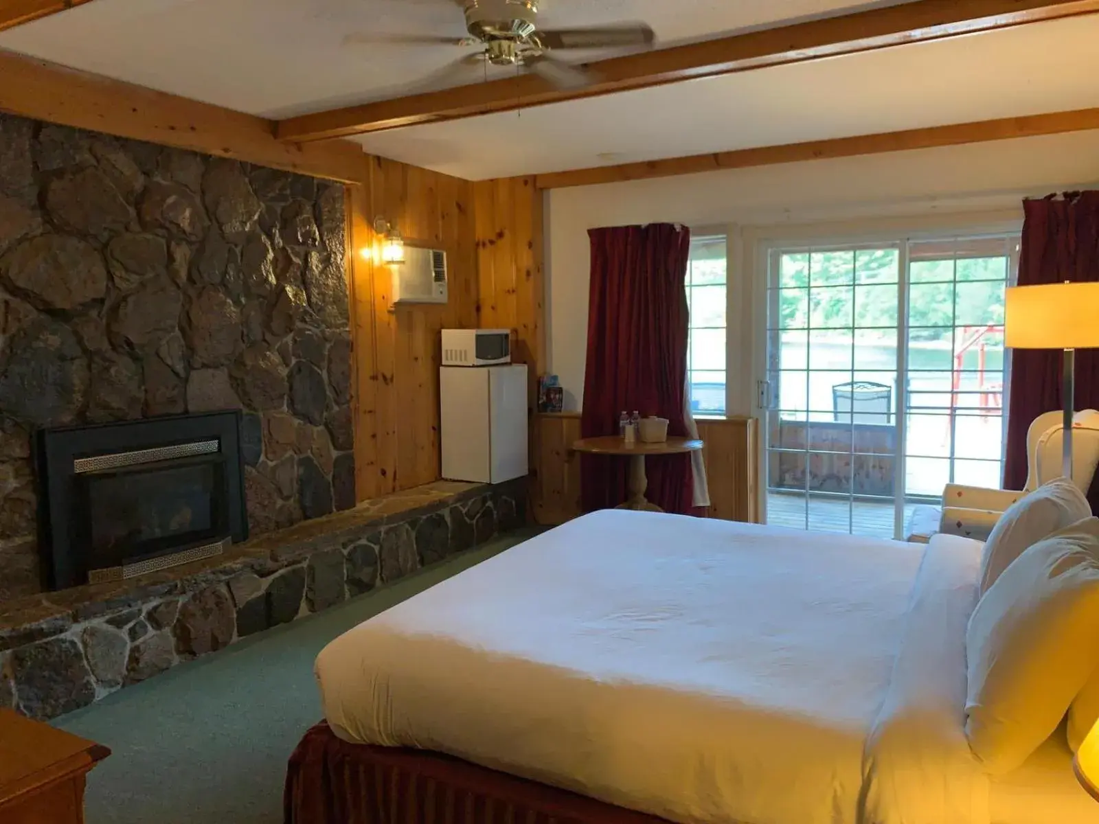 Photo of the whole room, Bed in Algonquin Lakeside Inn