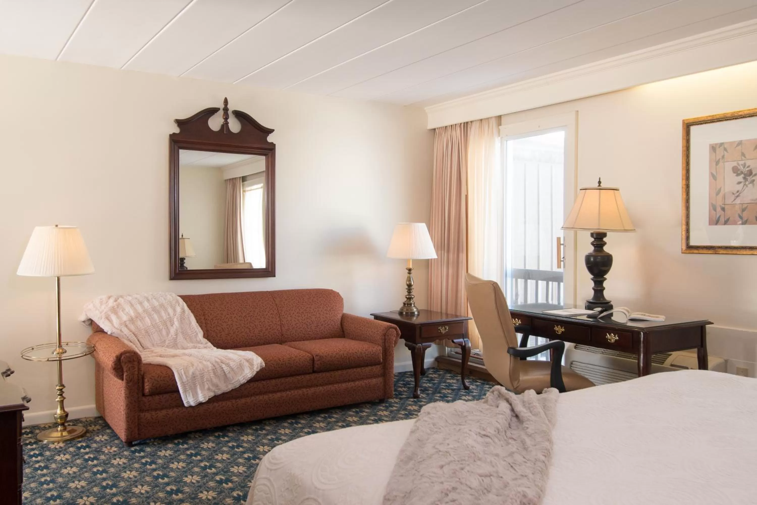 Decorative detail, Bed in Middlebury Inn